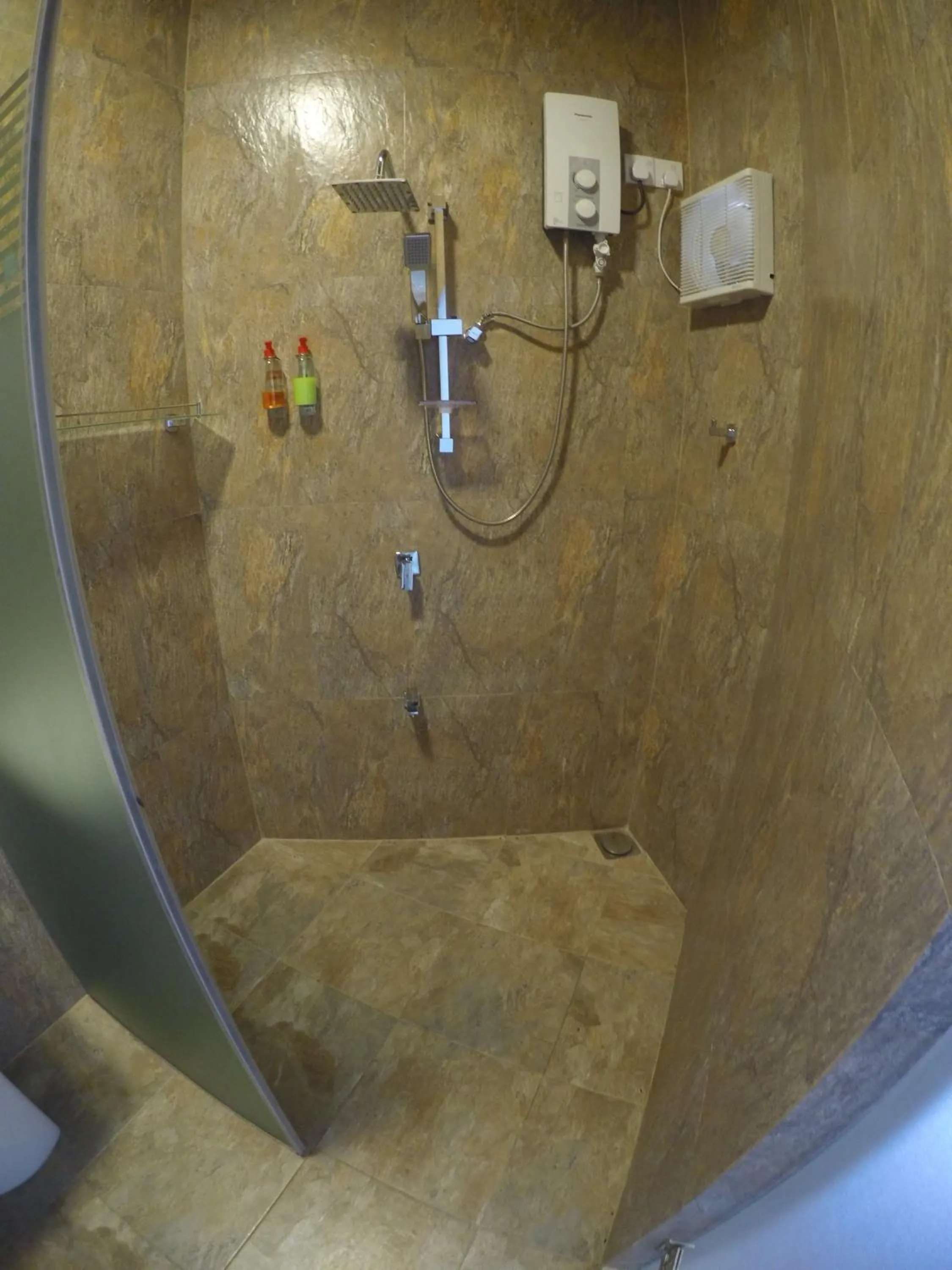 Shower in Hotel Sunray