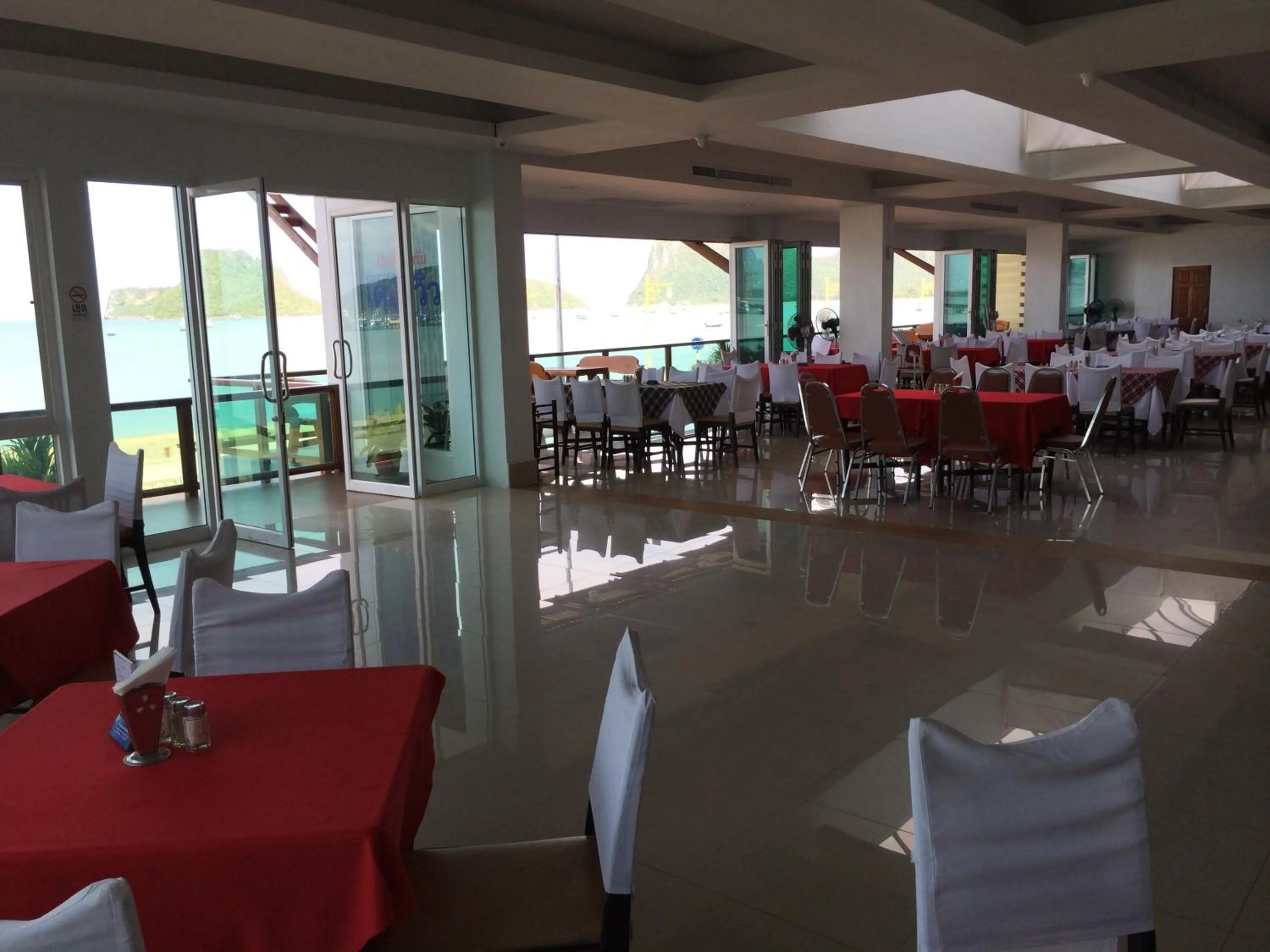 Restaurant/places to eat in Hadthong Hotel