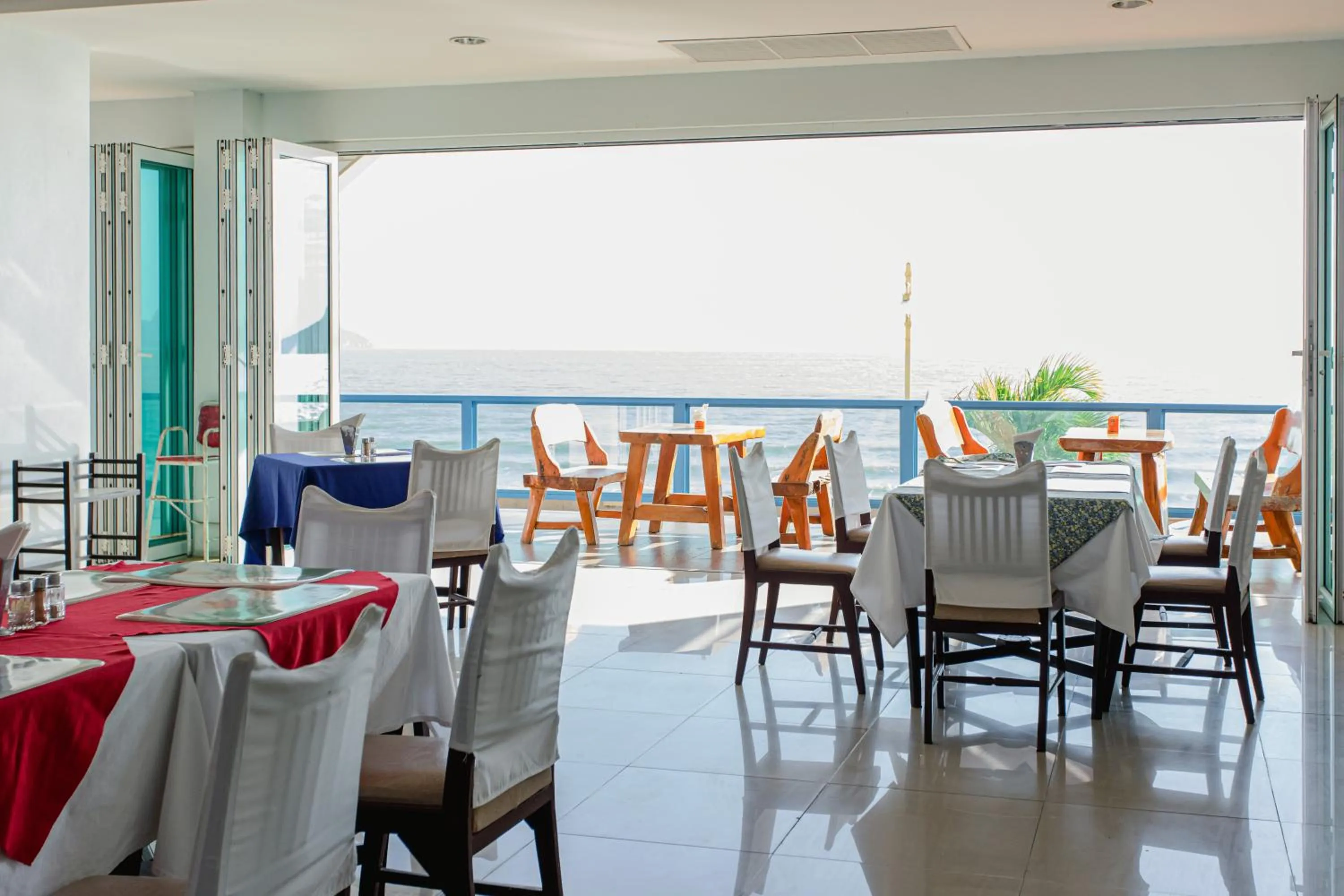 Restaurant/places to eat in Hadthong Hotel