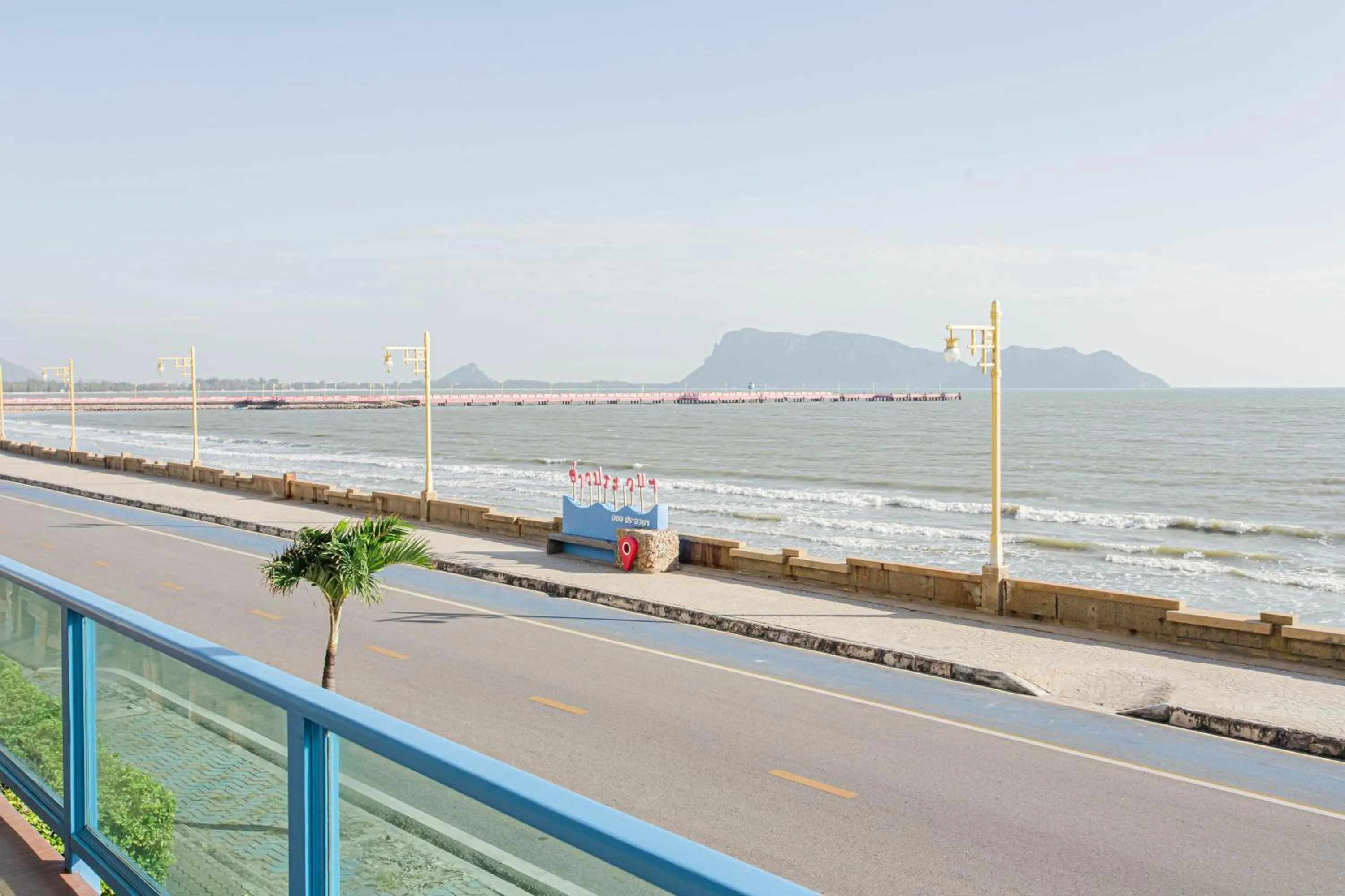 Restaurant/places to eat in Hadthong Hotel