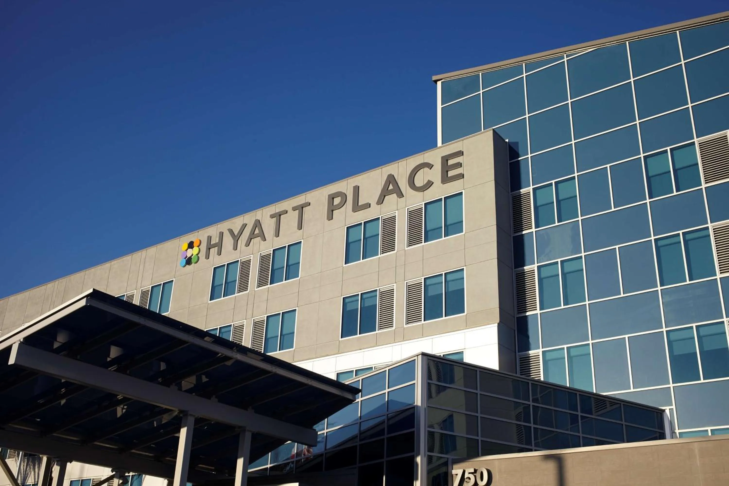 Property building in Hyatt Place Savannah Airport