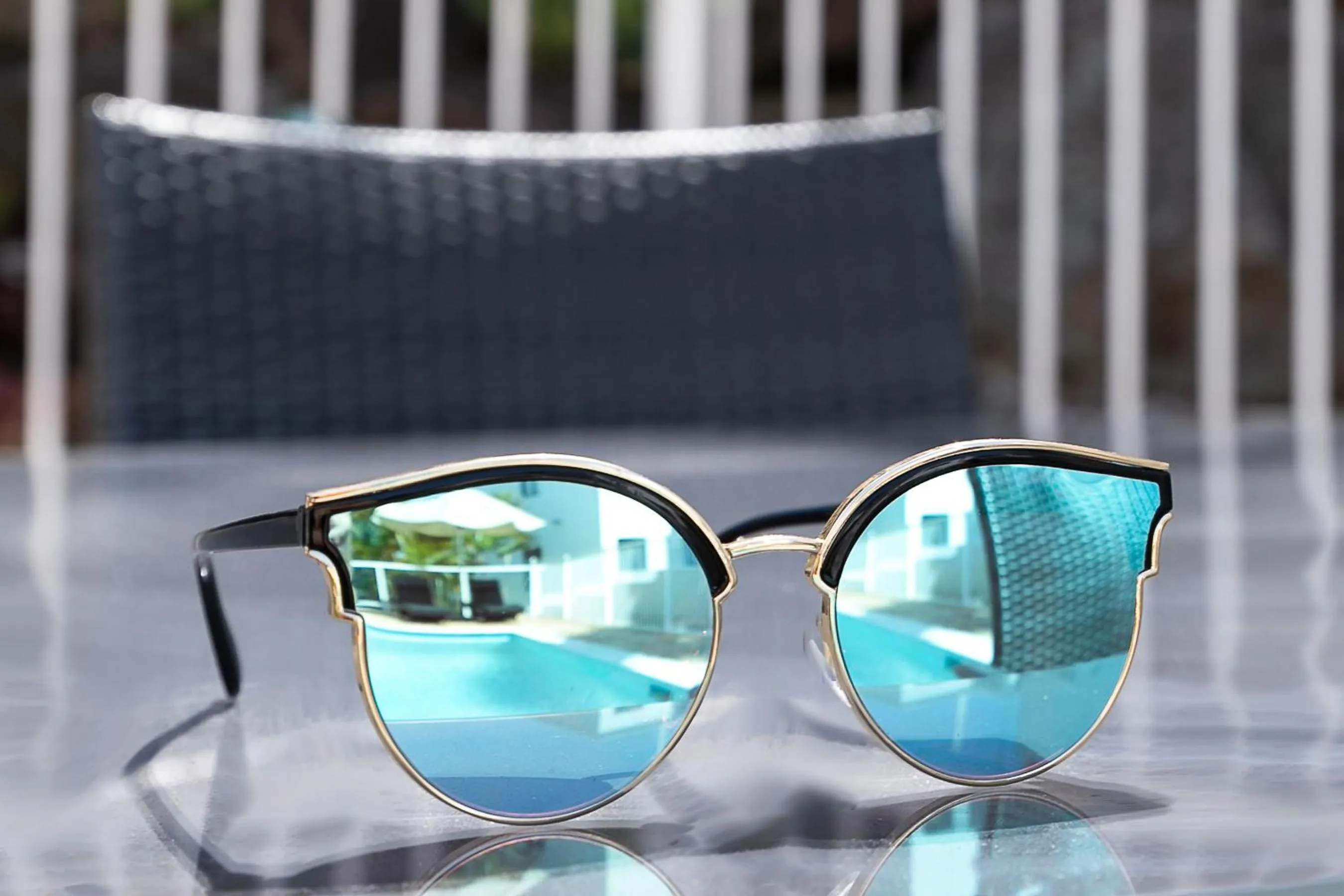 Swimming pool in Aqua Promenade Beachfront Holiday Apartments