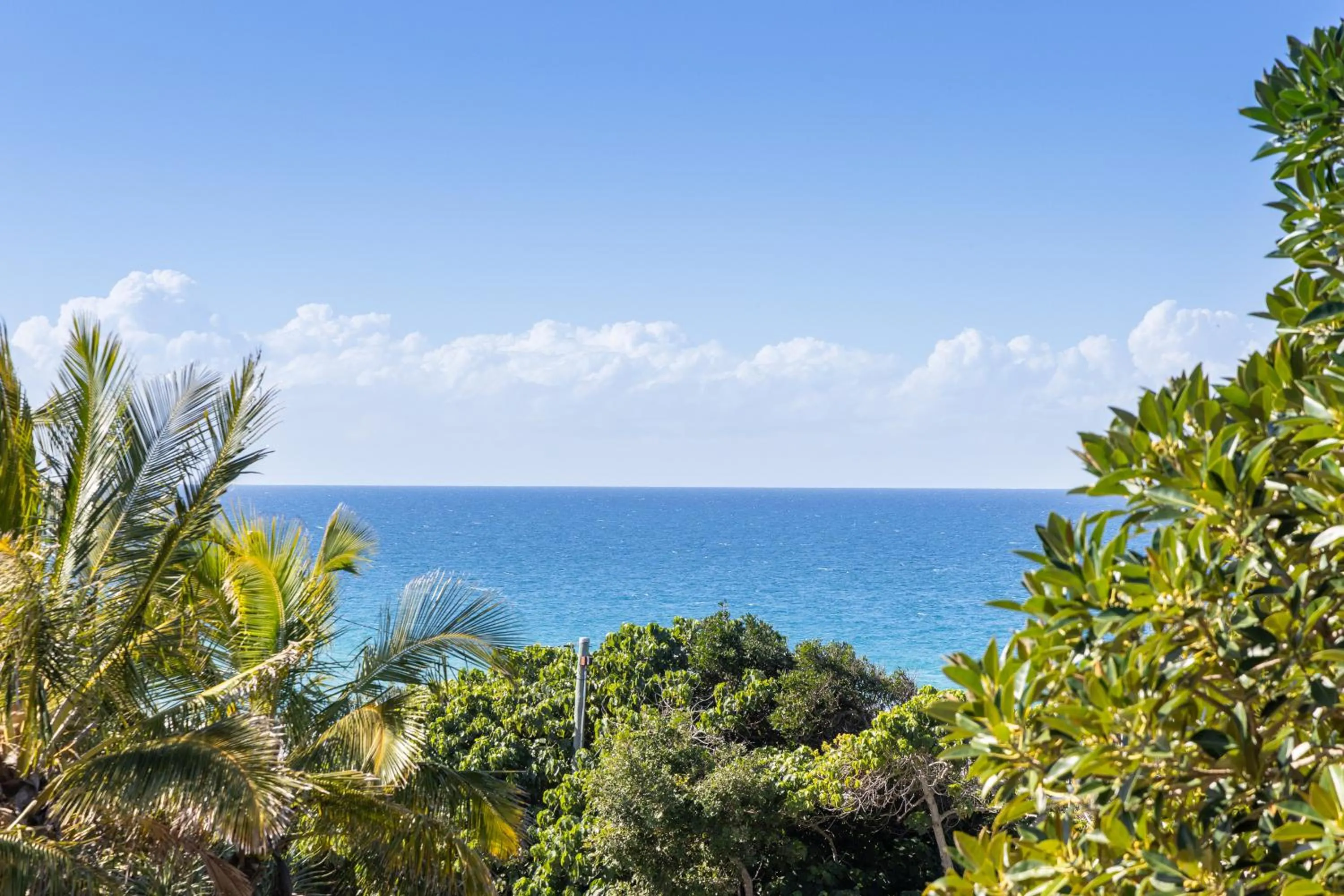 Aqua Promenade Beachfront Holiday Apartments