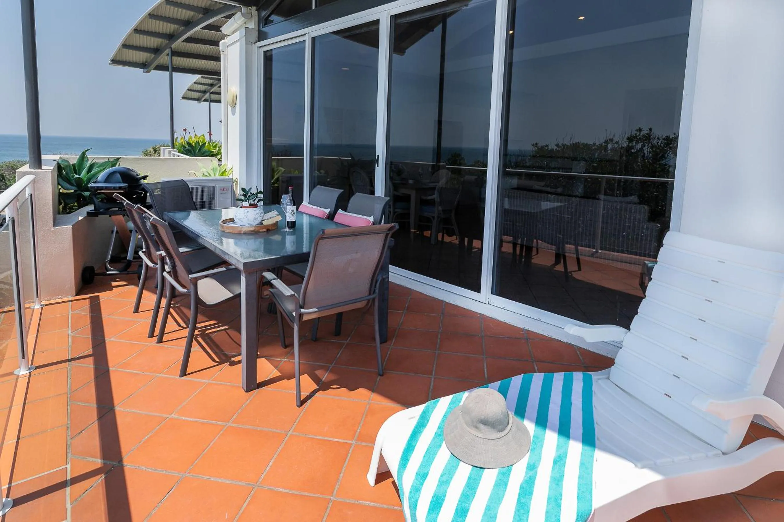 Aqua Promenade Beachfront Holiday Apartments