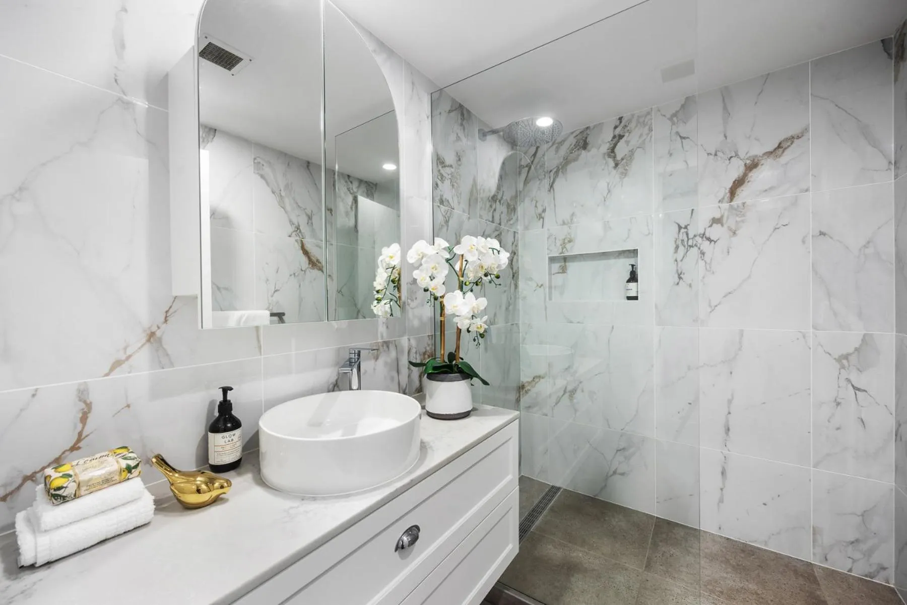 Aqua Promenade Beachfront Holiday Apartments