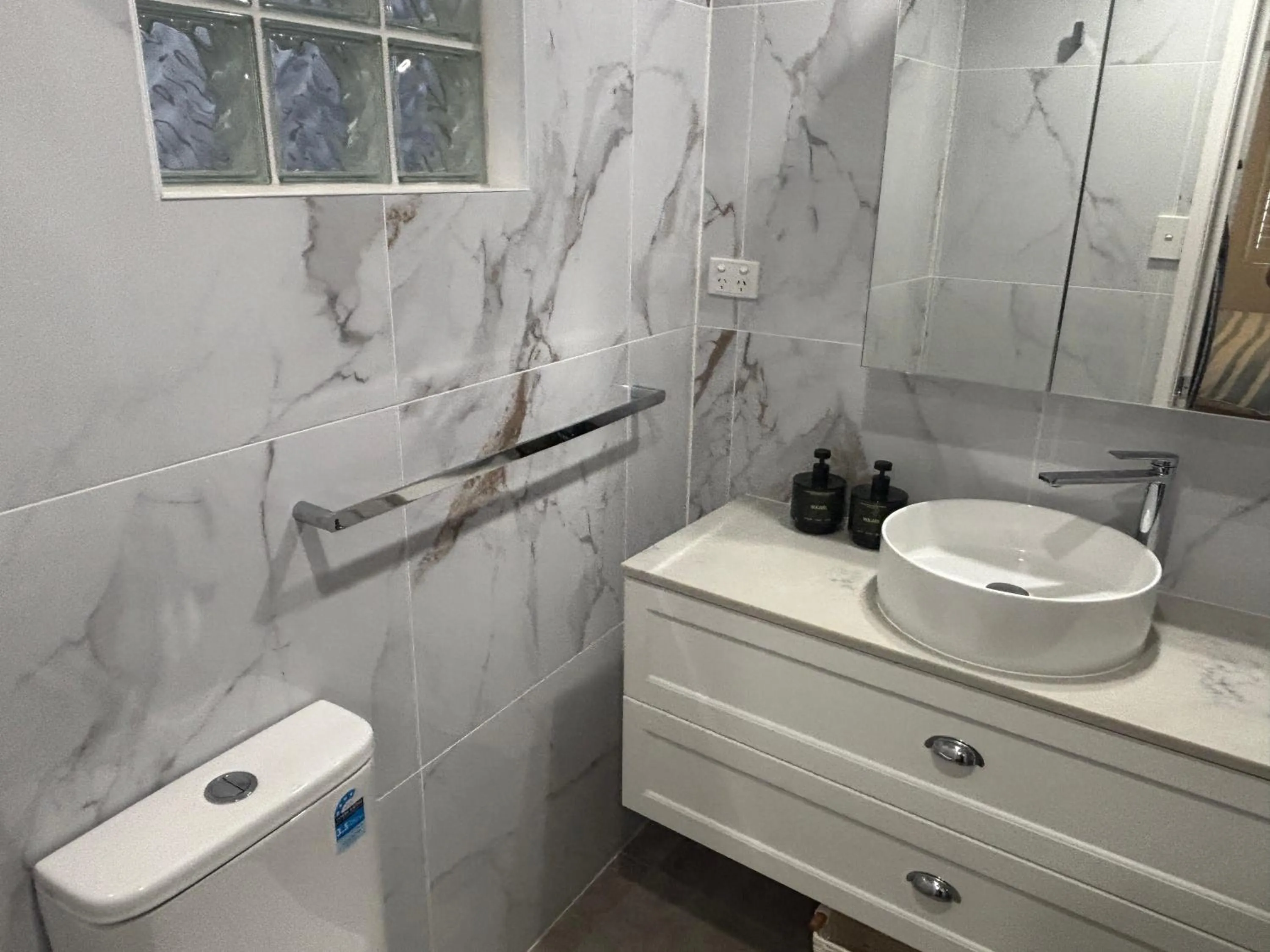 Aqua Promenade Beachfront Holiday Apartments