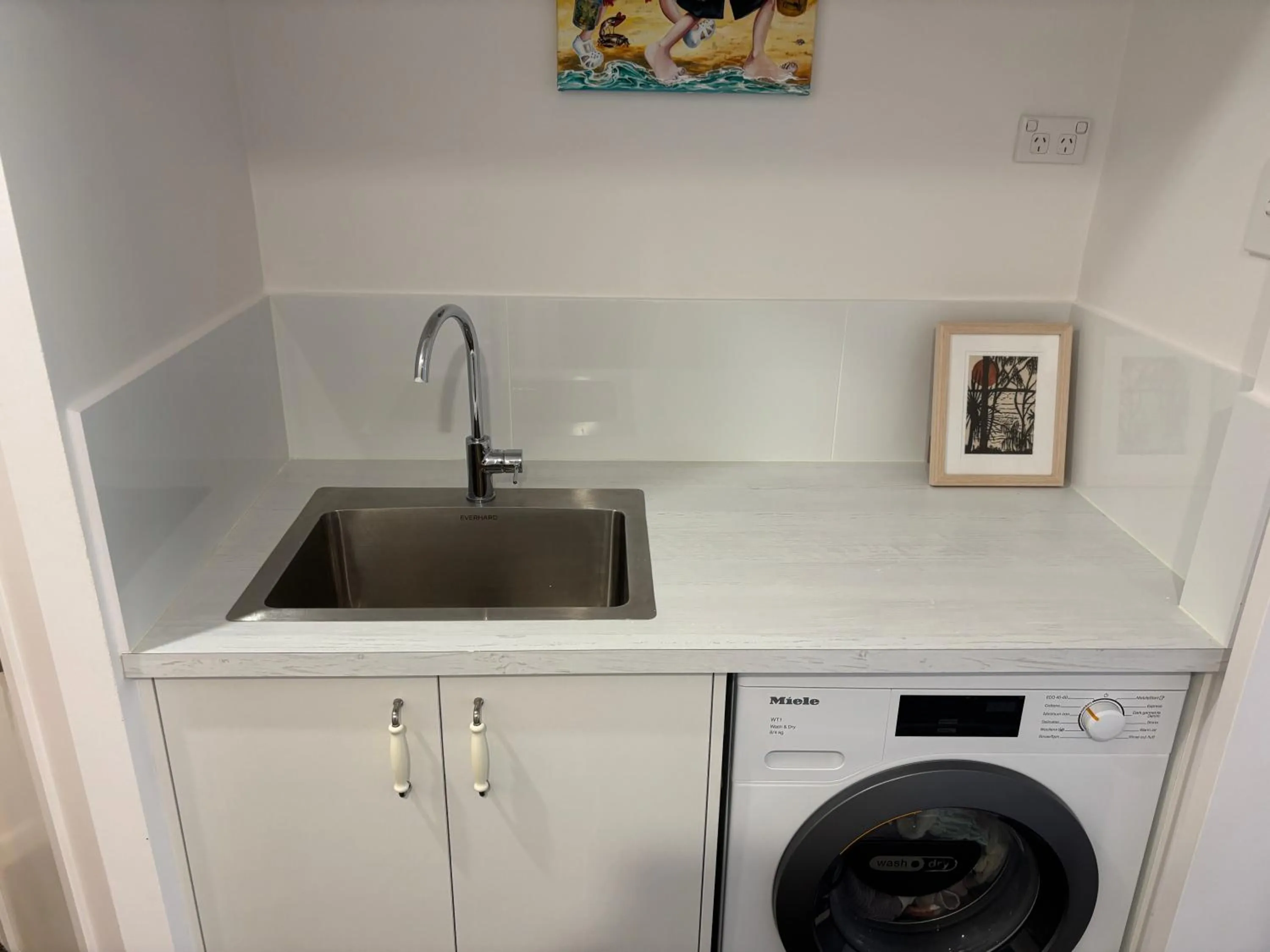 Aqua Promenade Beachfront Holiday Apartments