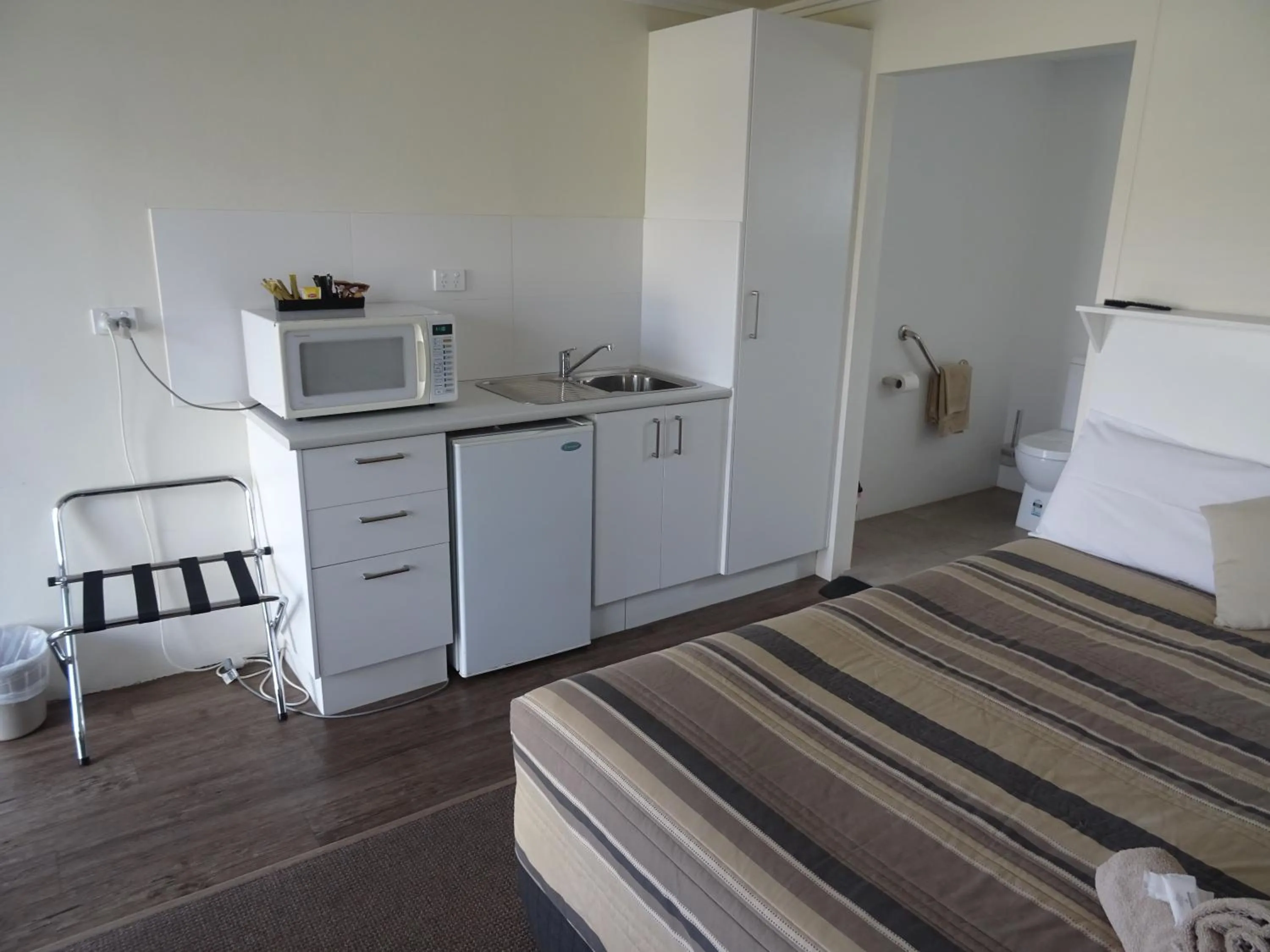 Bed in Centrepoint Motel