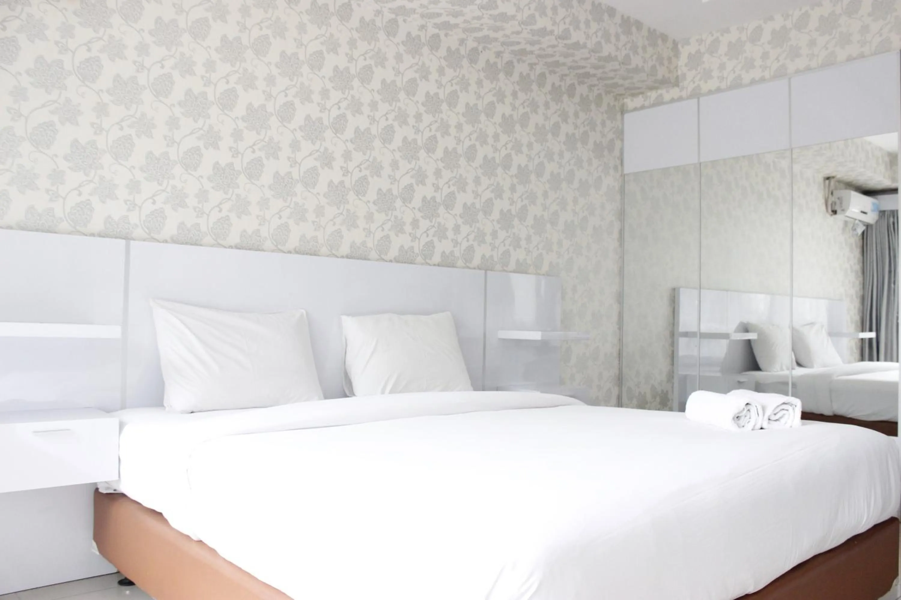 Bed in Relaxing Studio near ITB at Beverly Dago Apartment By Travelio