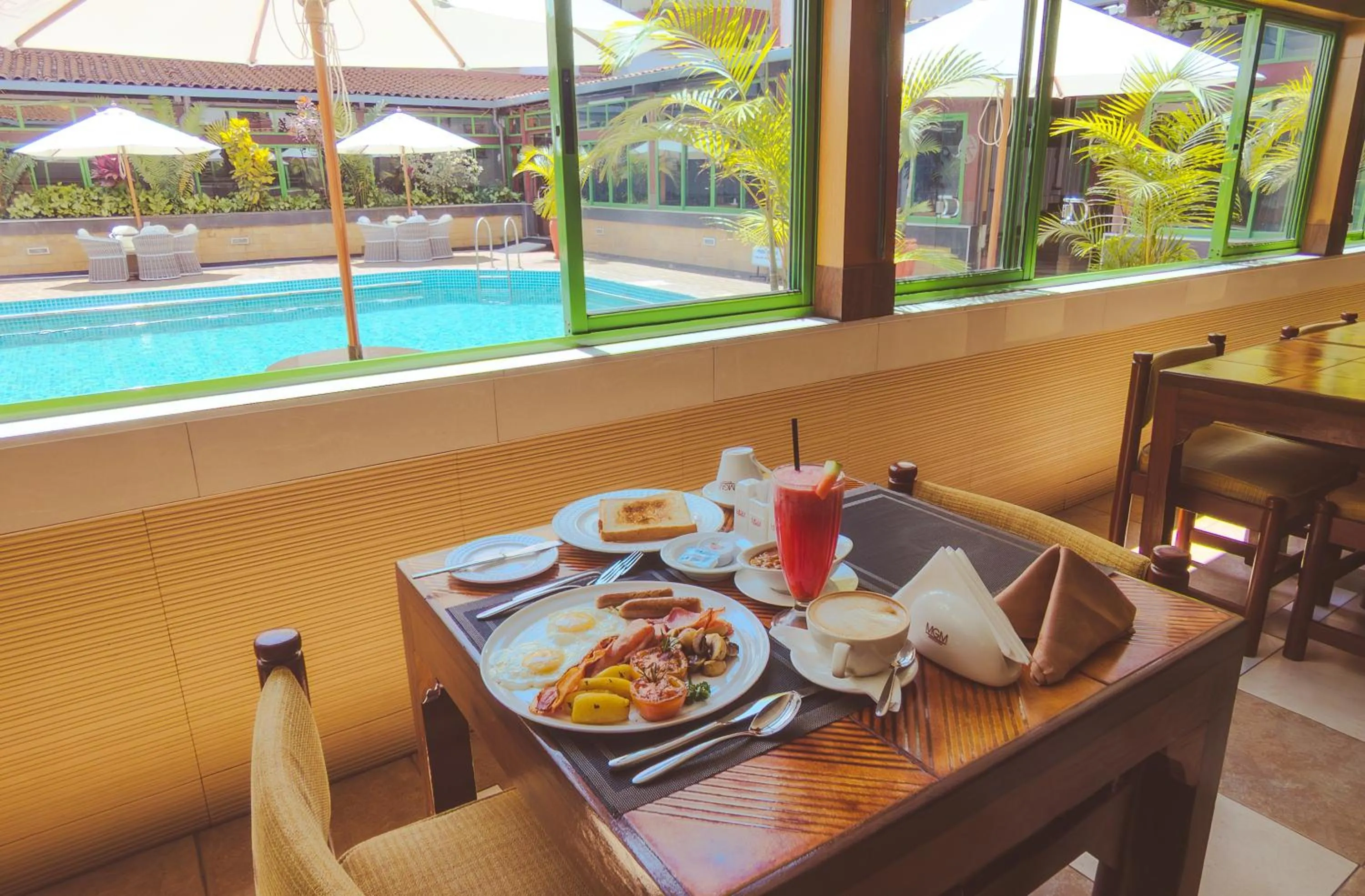 Food and drinks in Muthu Silver Springs Hotel