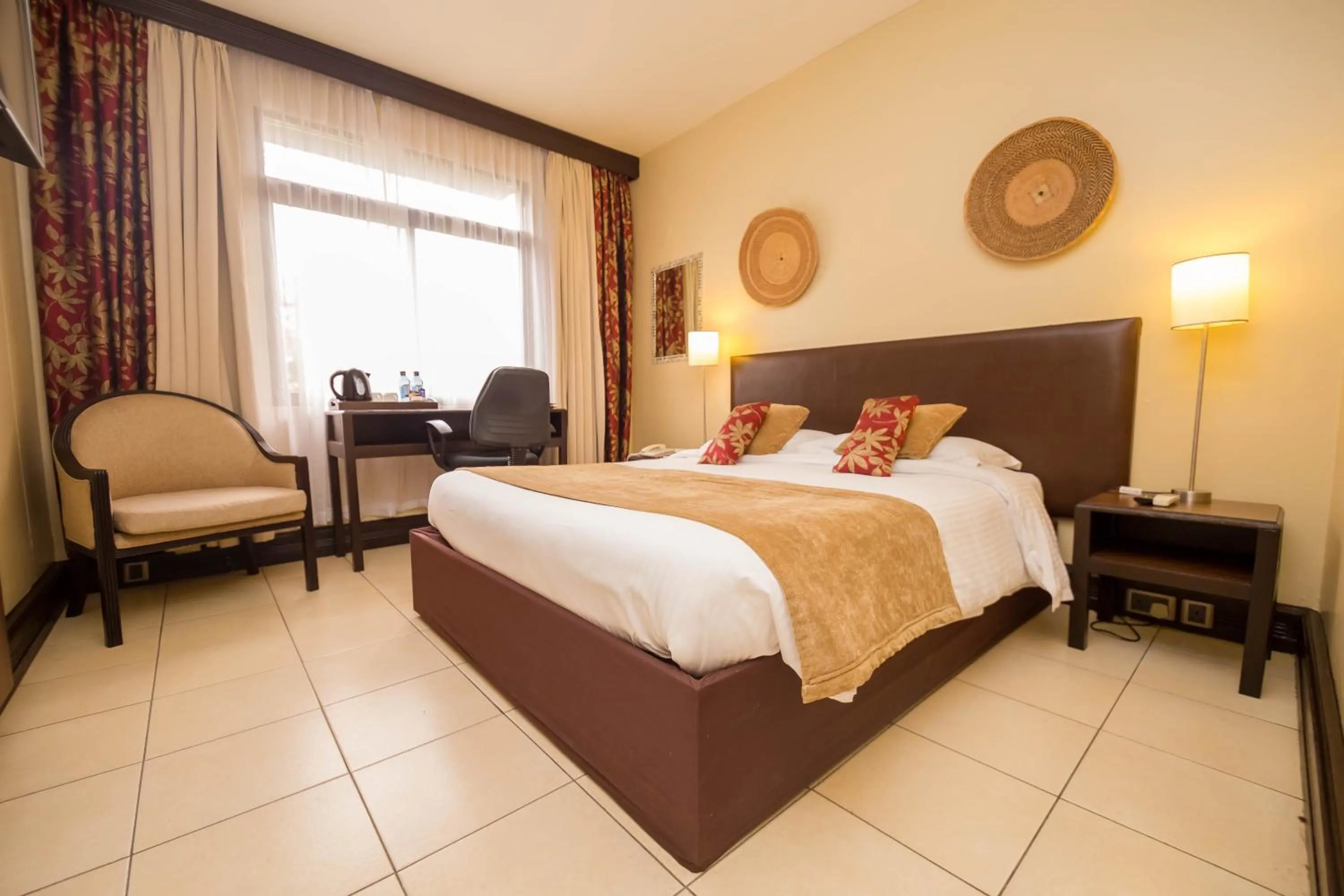 Photo of the whole room, Bed in Muthu Silver Springs Hotel