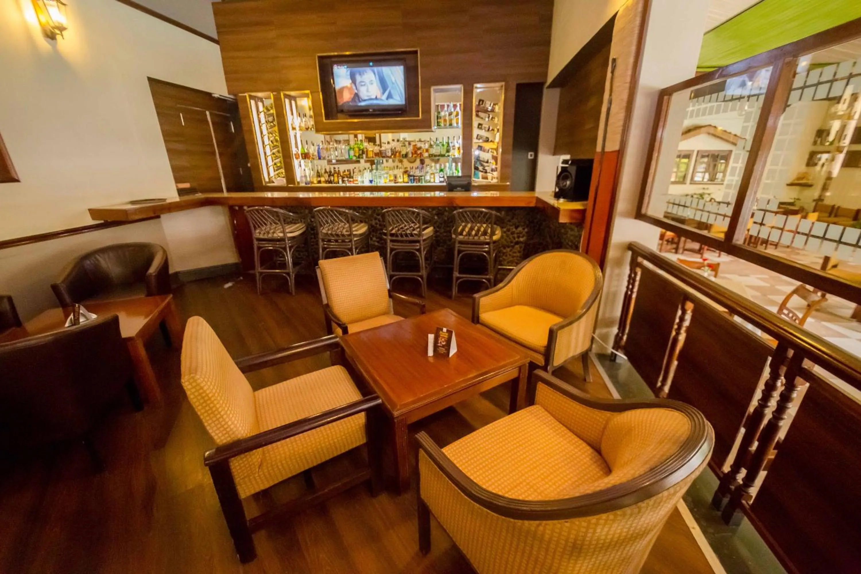 Lounge or bar in Muthu Silver Springs Hotel