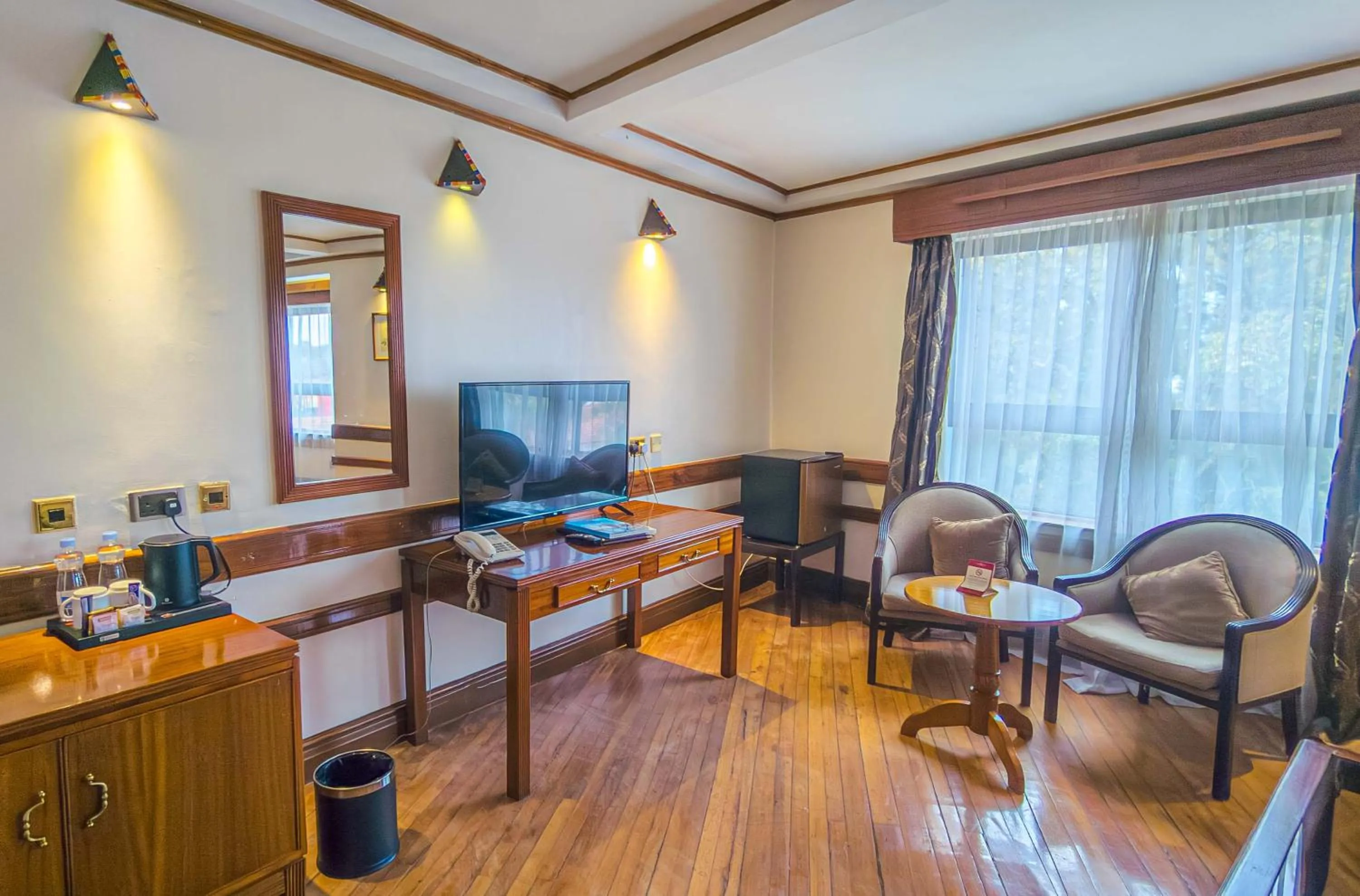 Living room in Muthu Silver Springs Hotel