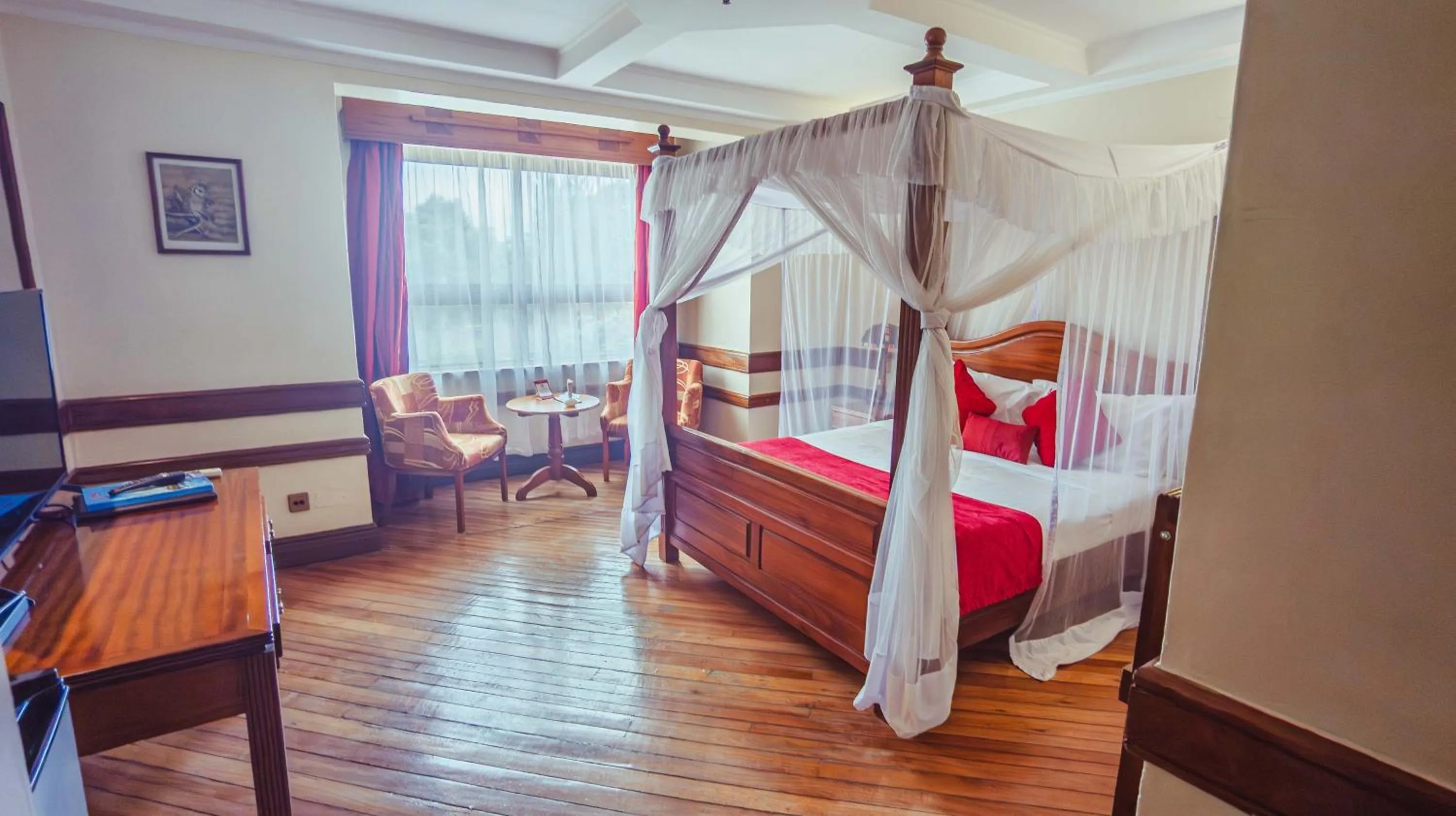 Bedroom, Bed in Muthu Silver Springs Hotel