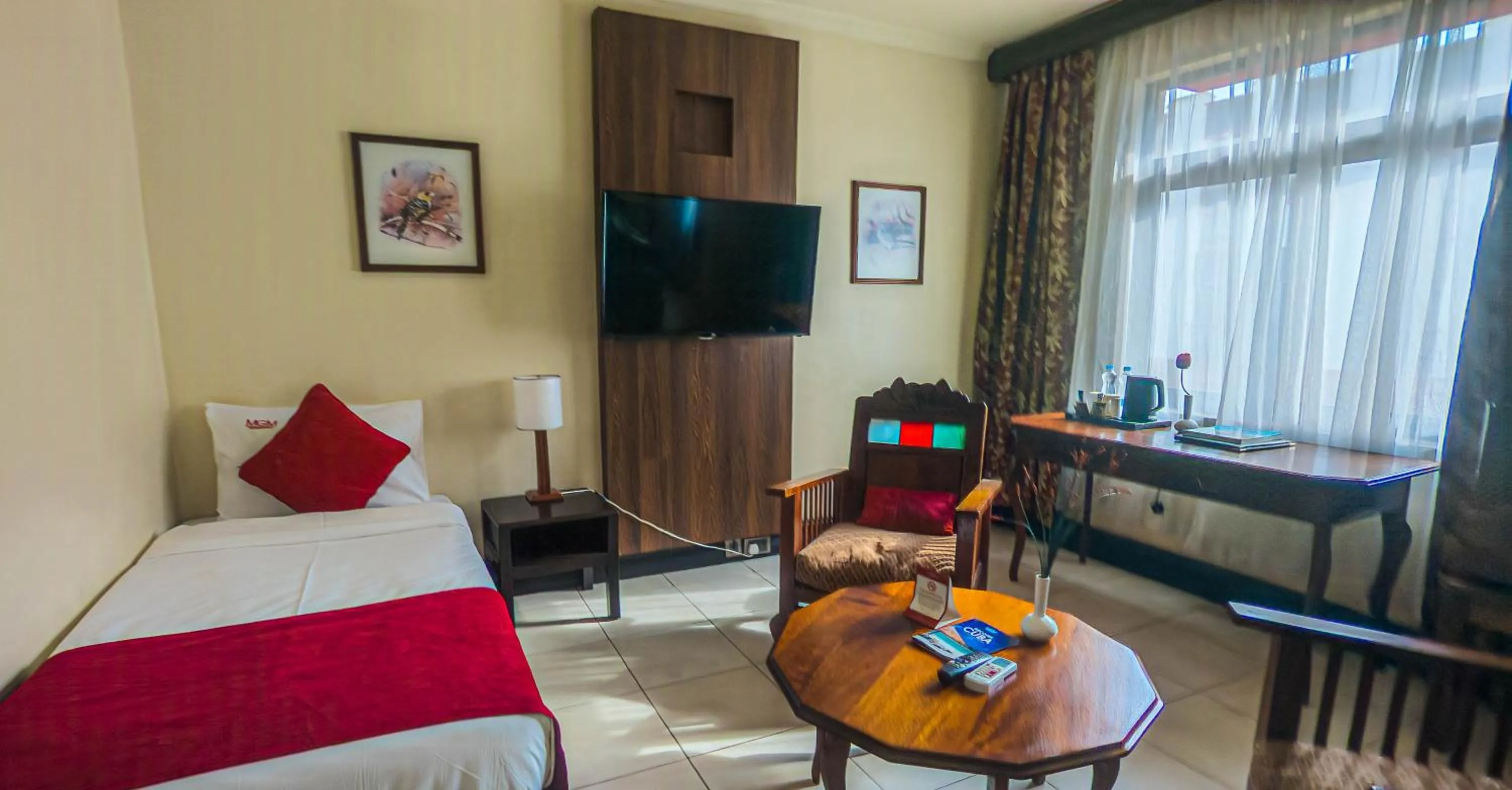 Bedroom, Bed in Muthu Silver Springs Hotel