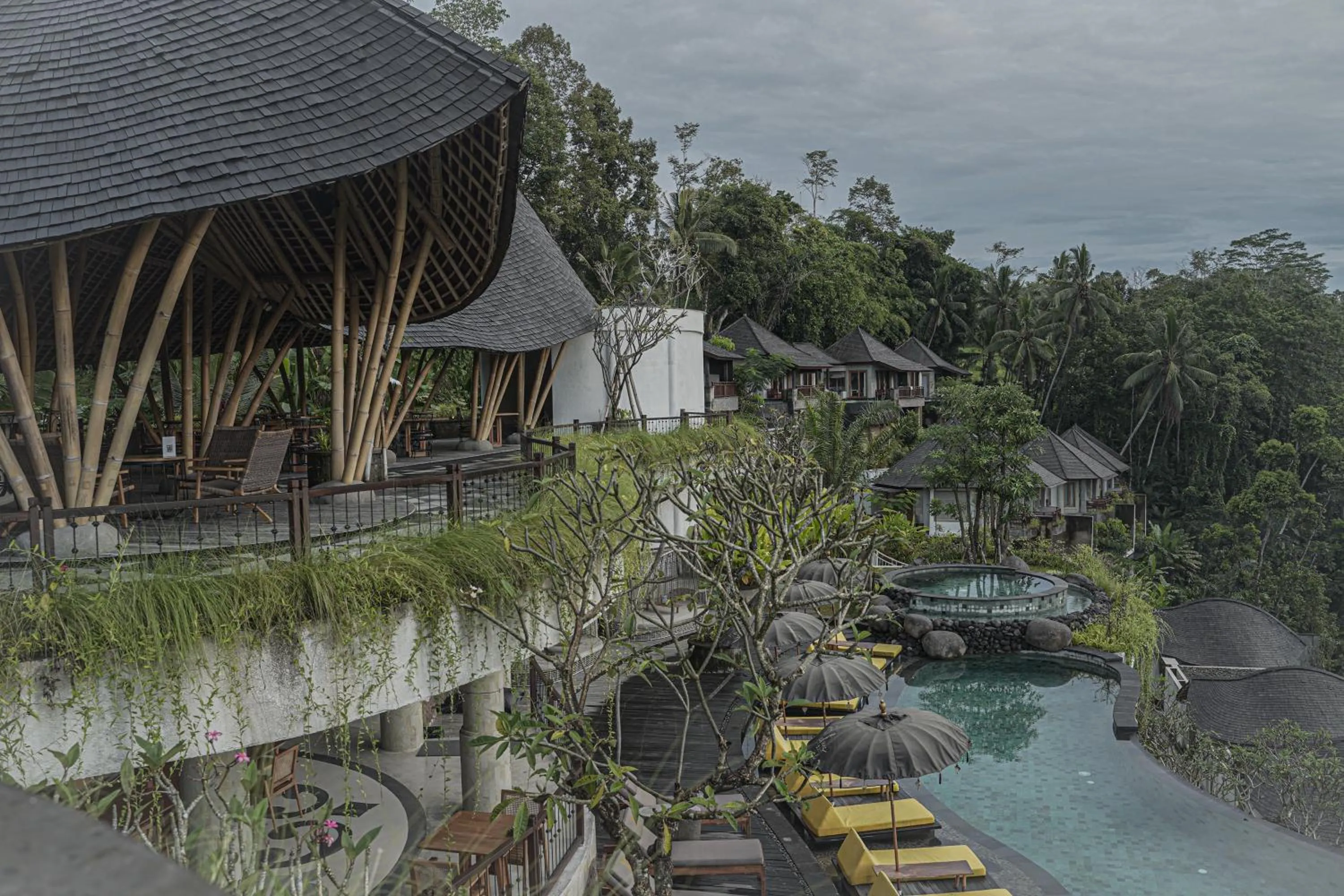 Restaurant/places to eat in Kenran Resort Ubud By Soscomma