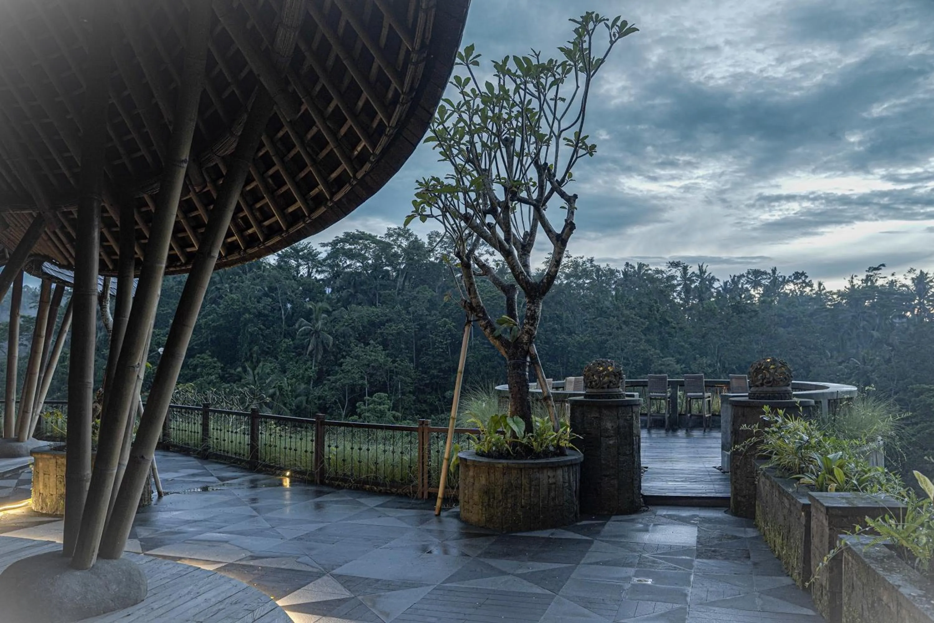 Restaurant/places to eat in Kenran Resort Ubud By Soscomma