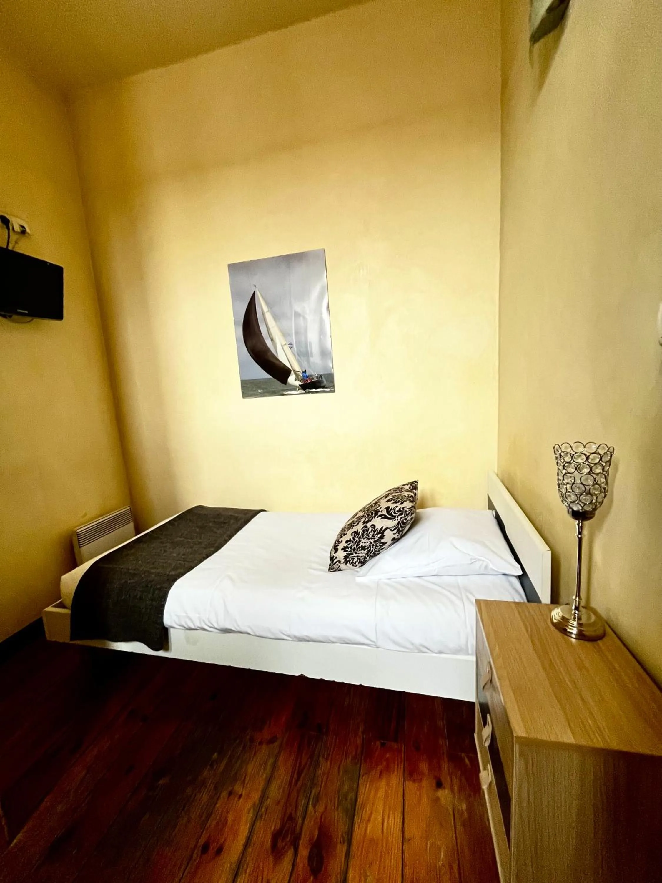 Bedroom, Bed in Hotel de La Paix