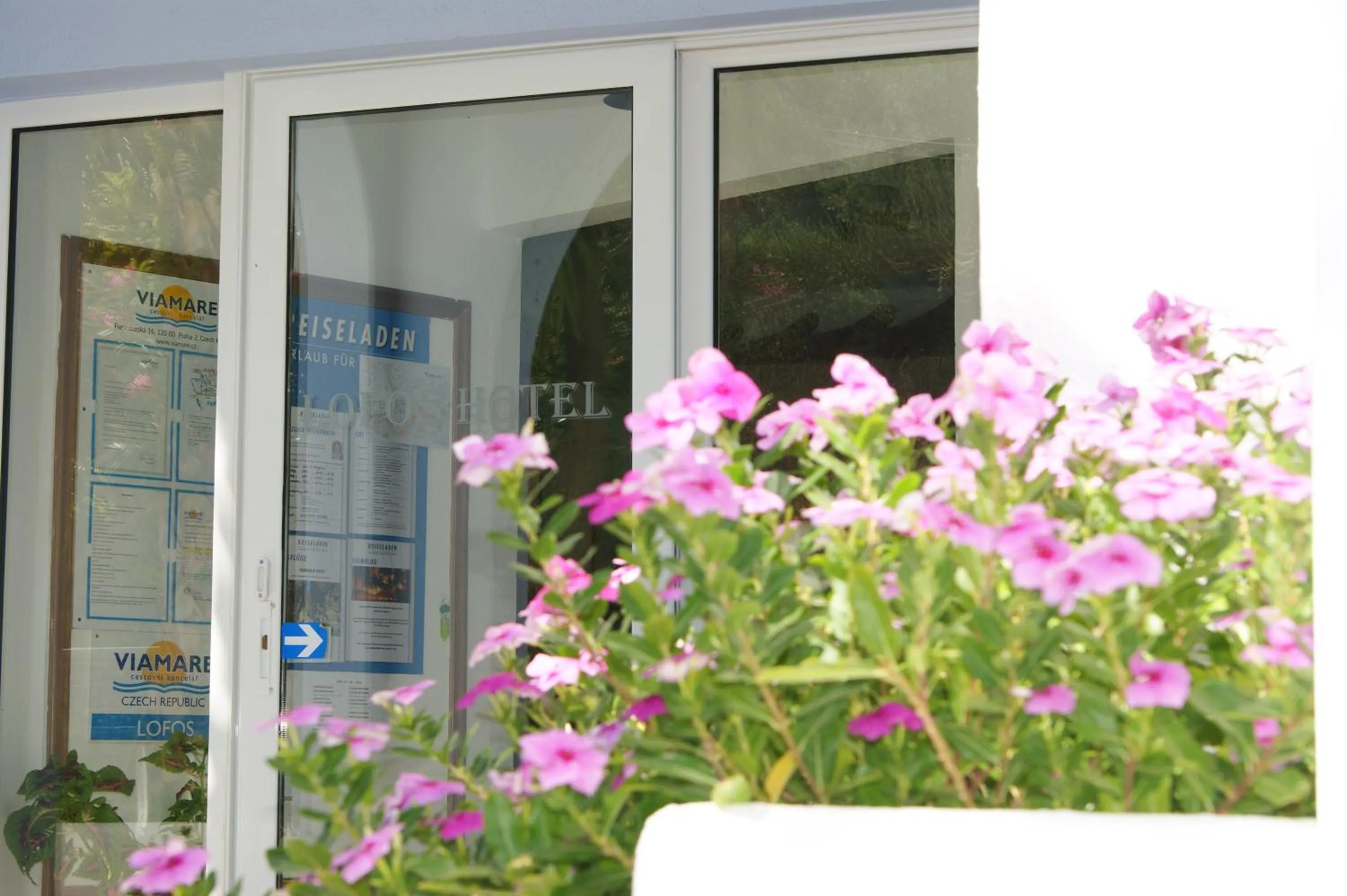 Facade/entrance in Lofos Hotel