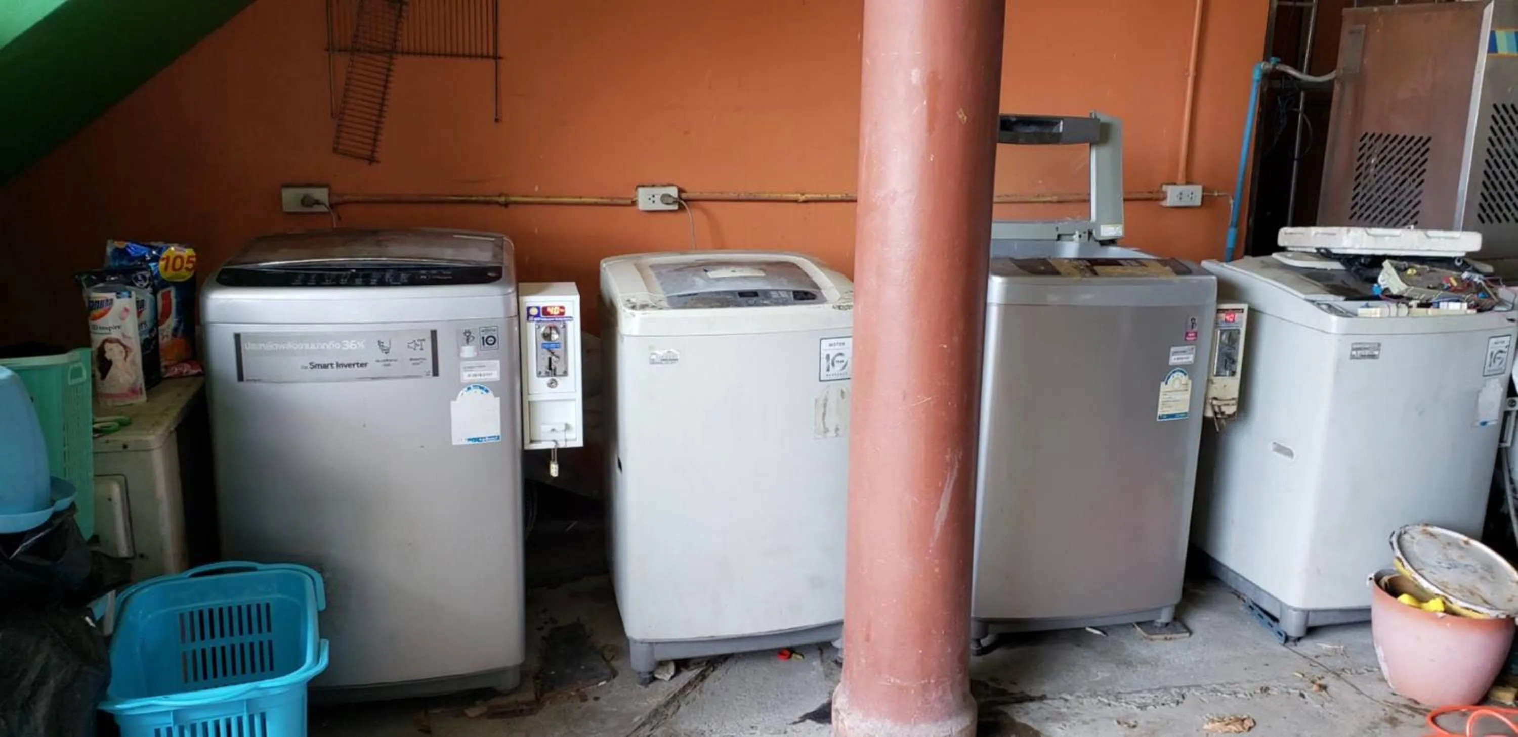 Property building in Baan Yuyuen