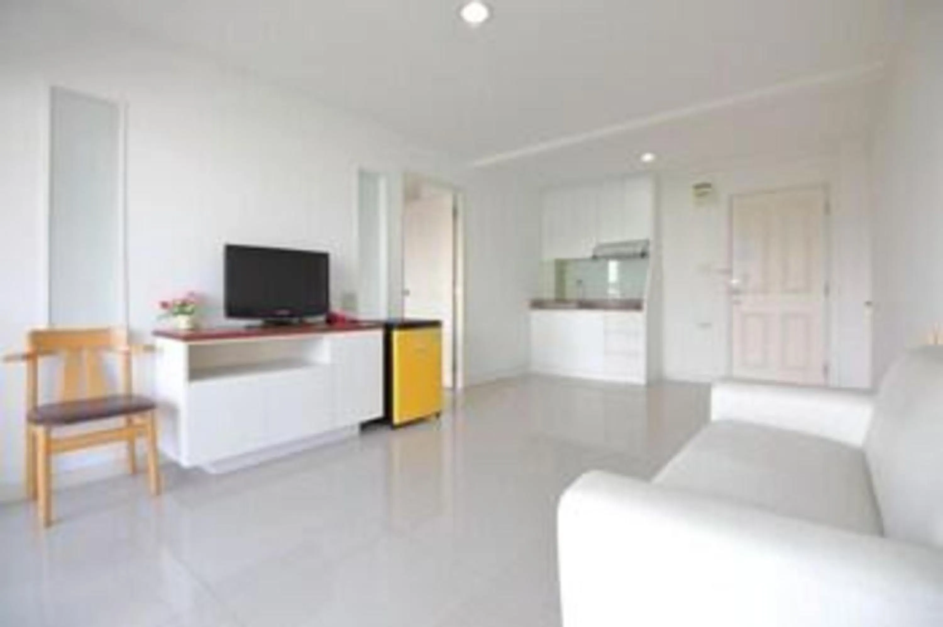 TV and multimedia in Super OYO 498 Ladawan Villa