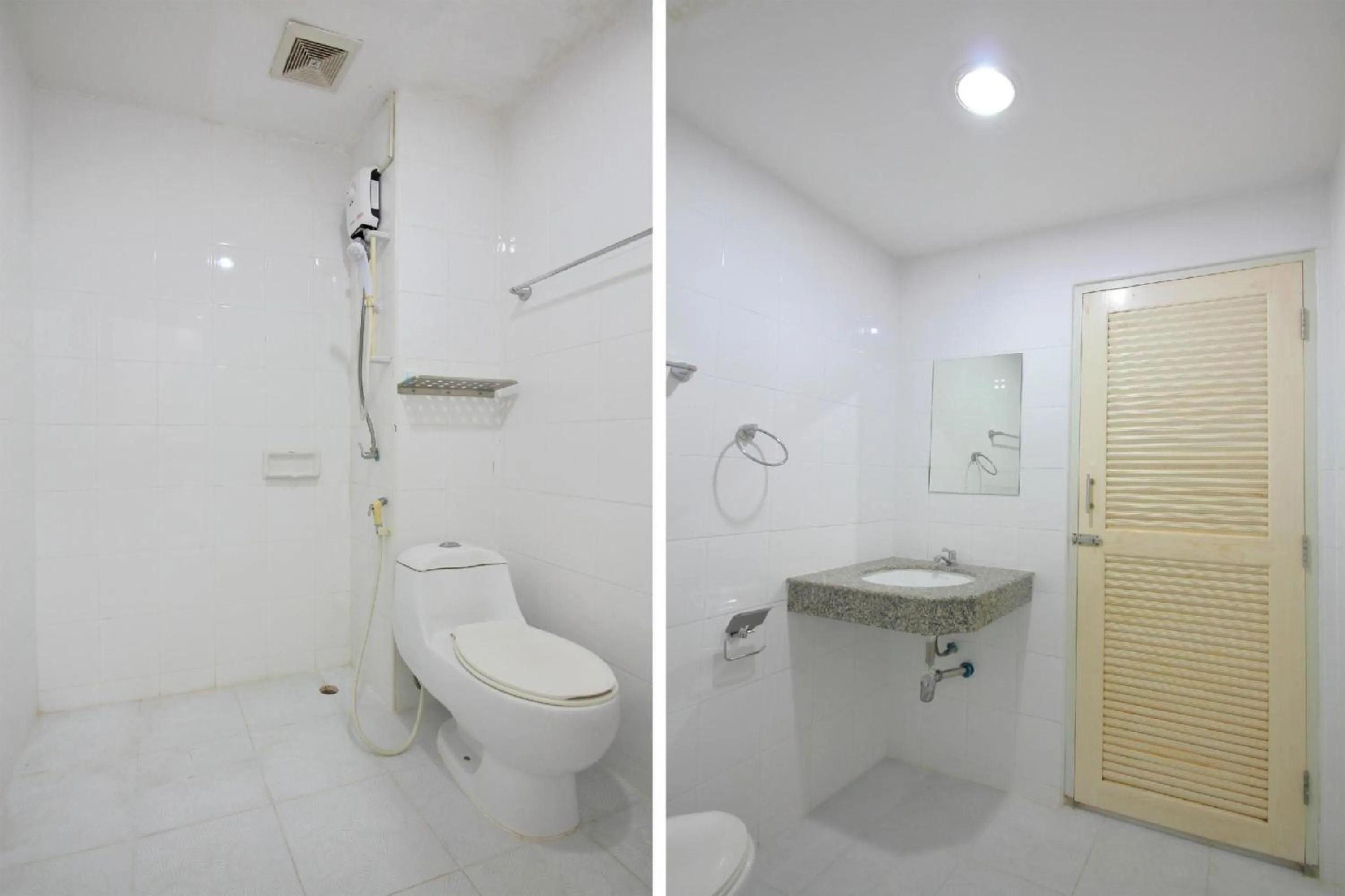 Bathroom in Super OYO 498 Ladawan Villa