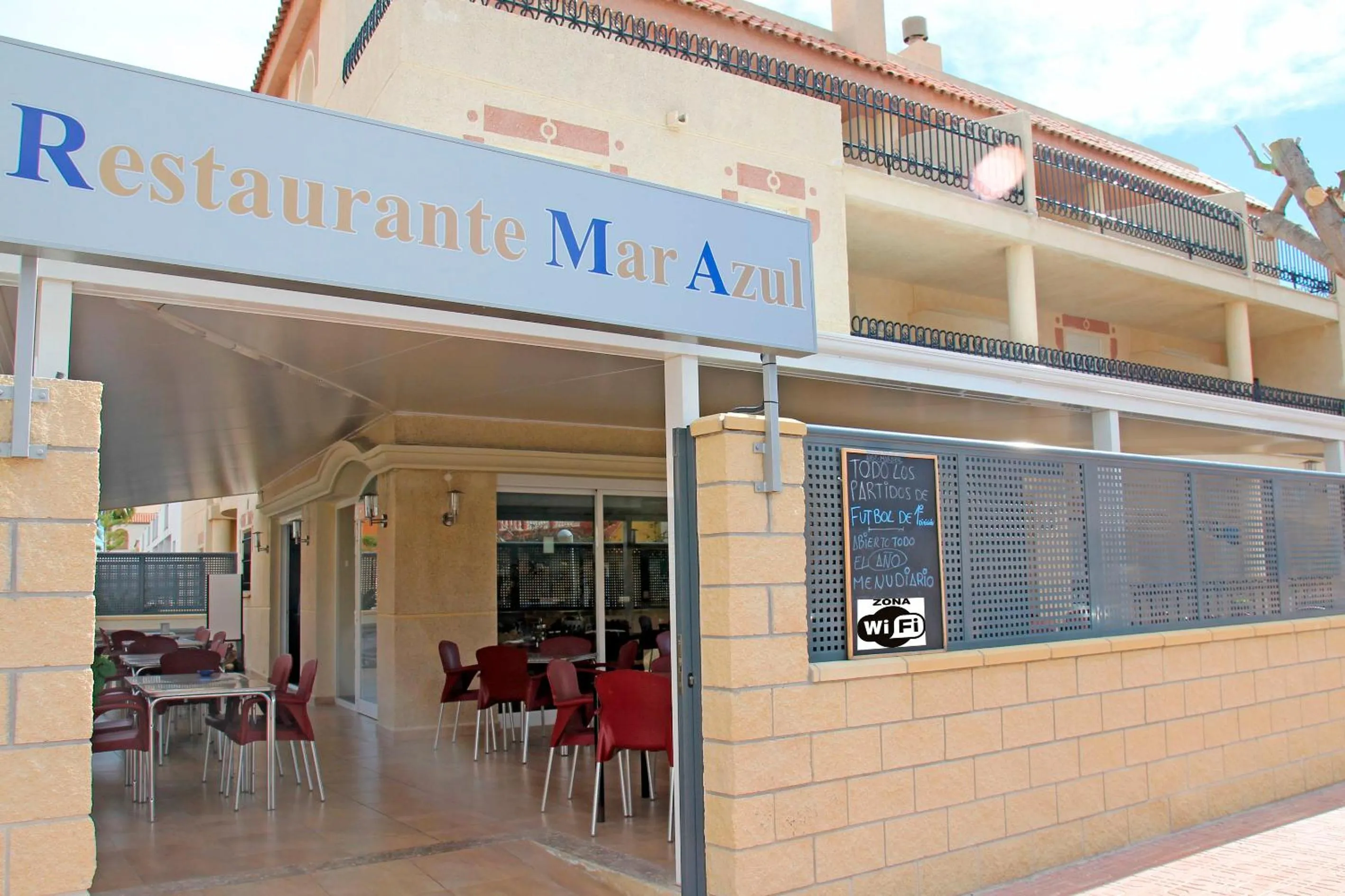 Facade/entrance in Apartamentos Doña Carmen 3000