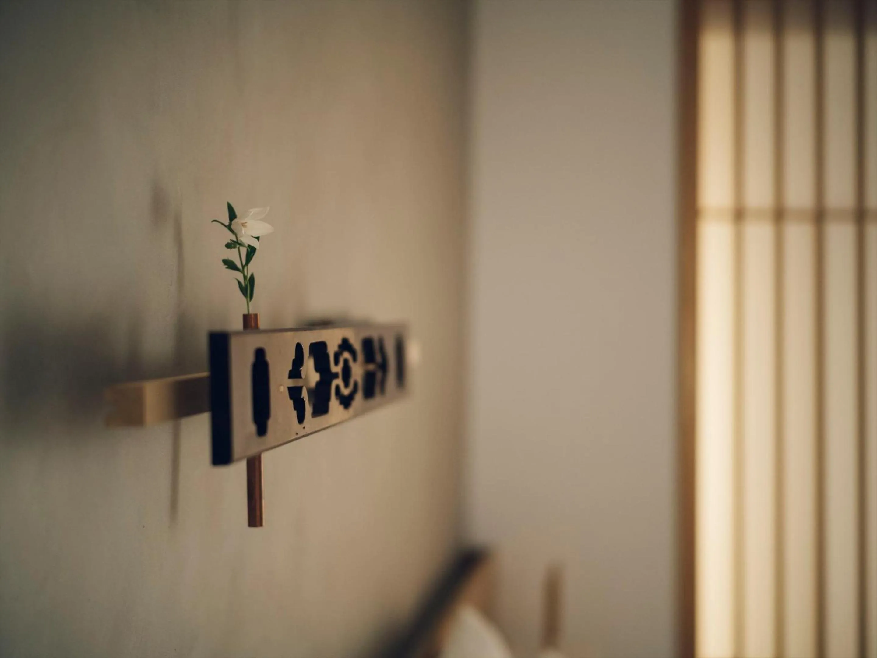 Photo of the whole room in nol kyoto sanjo