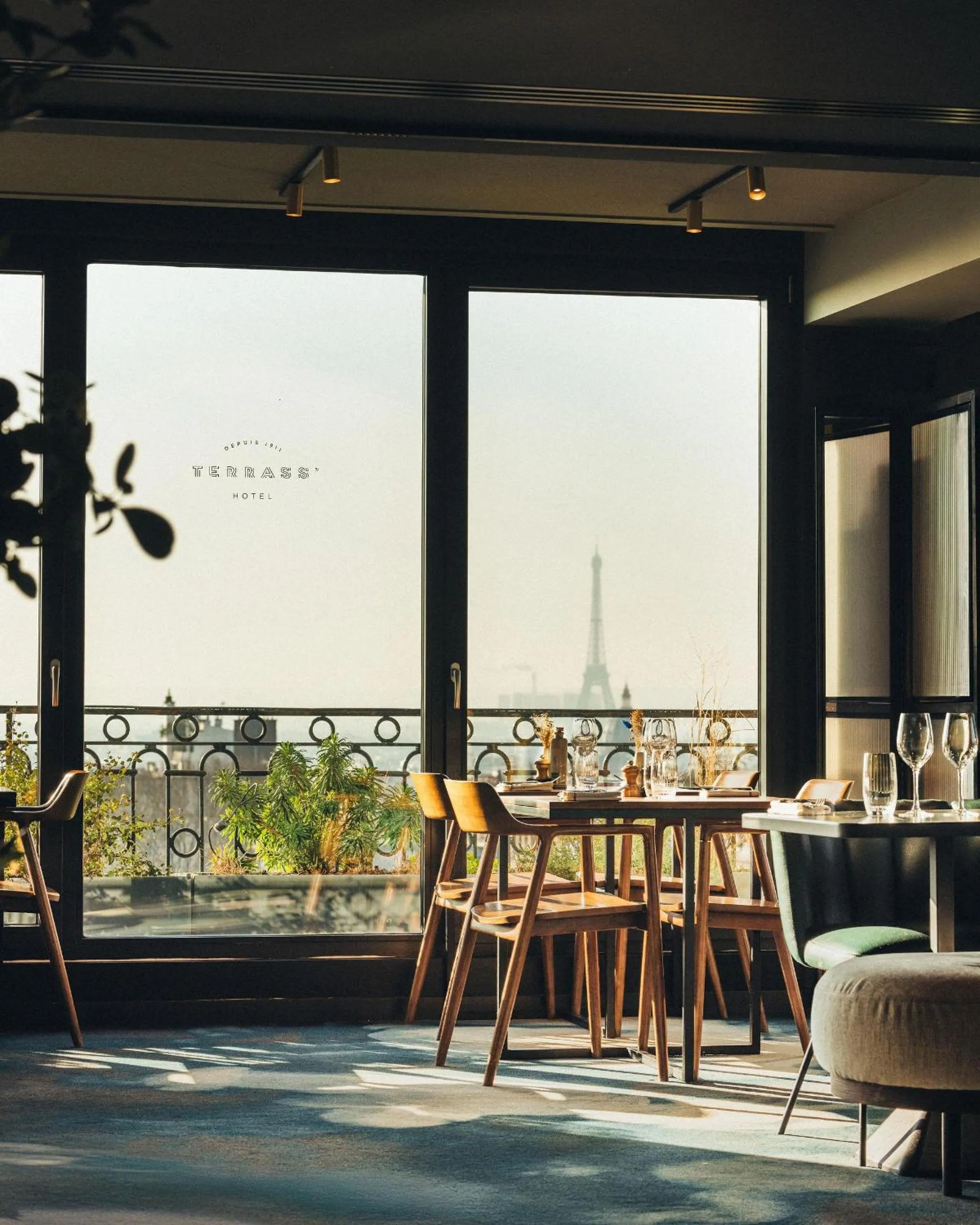 Restaurant/places to eat in Terrass" Hotel