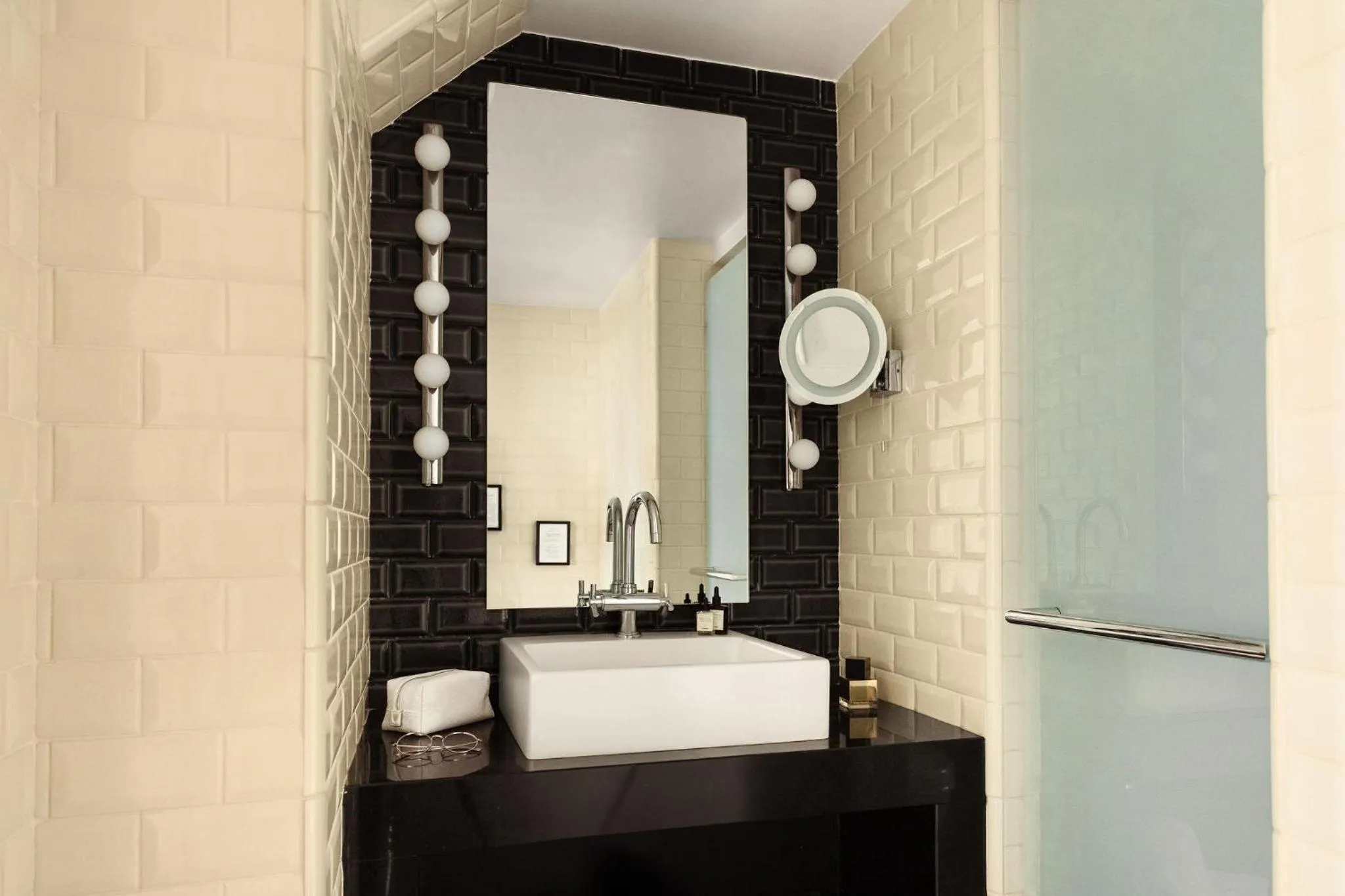 Shower in Terrass" Hotel