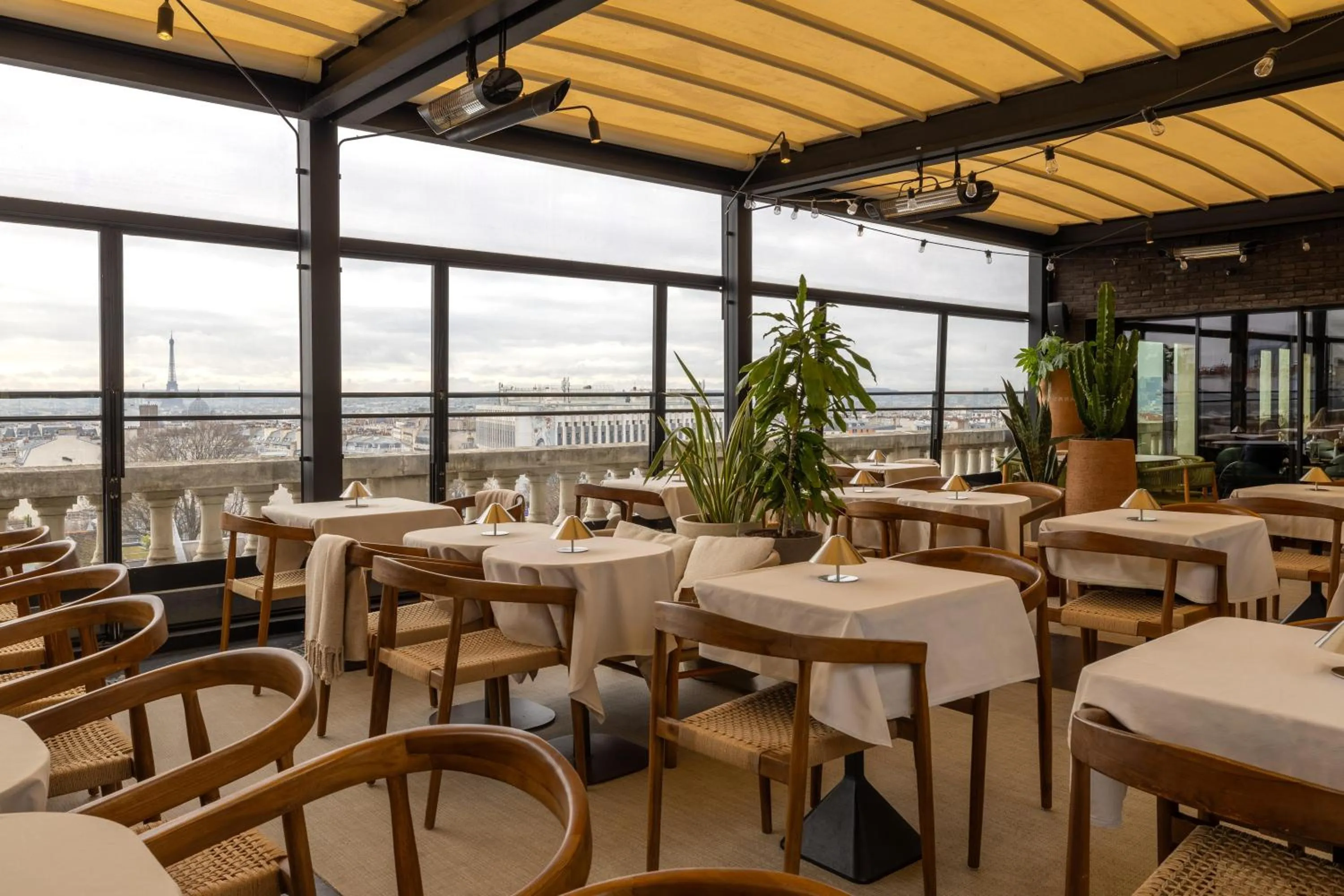 Restaurant/places to eat in Terrass" Hotel