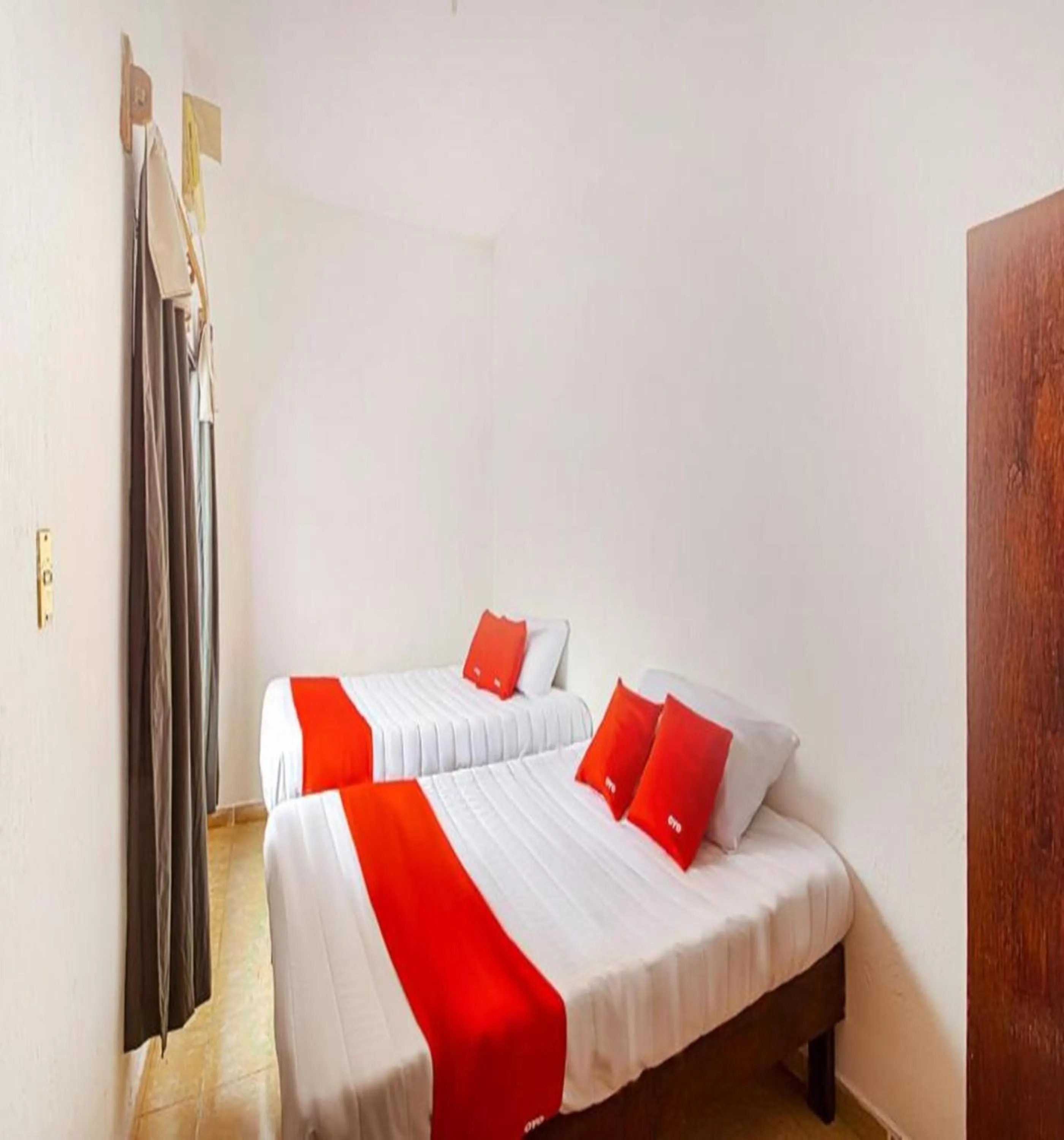 Photo of the whole room, Bed in OYO Hotel Posada Los Faroles,Tabasco