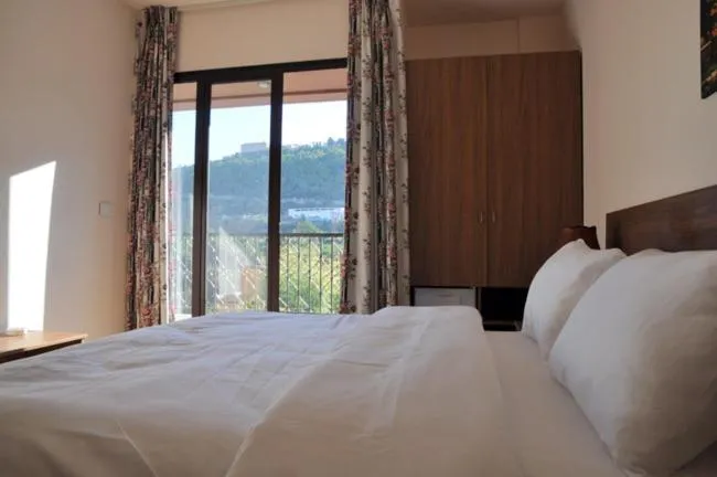 Day, Bed in Lagace Hotel