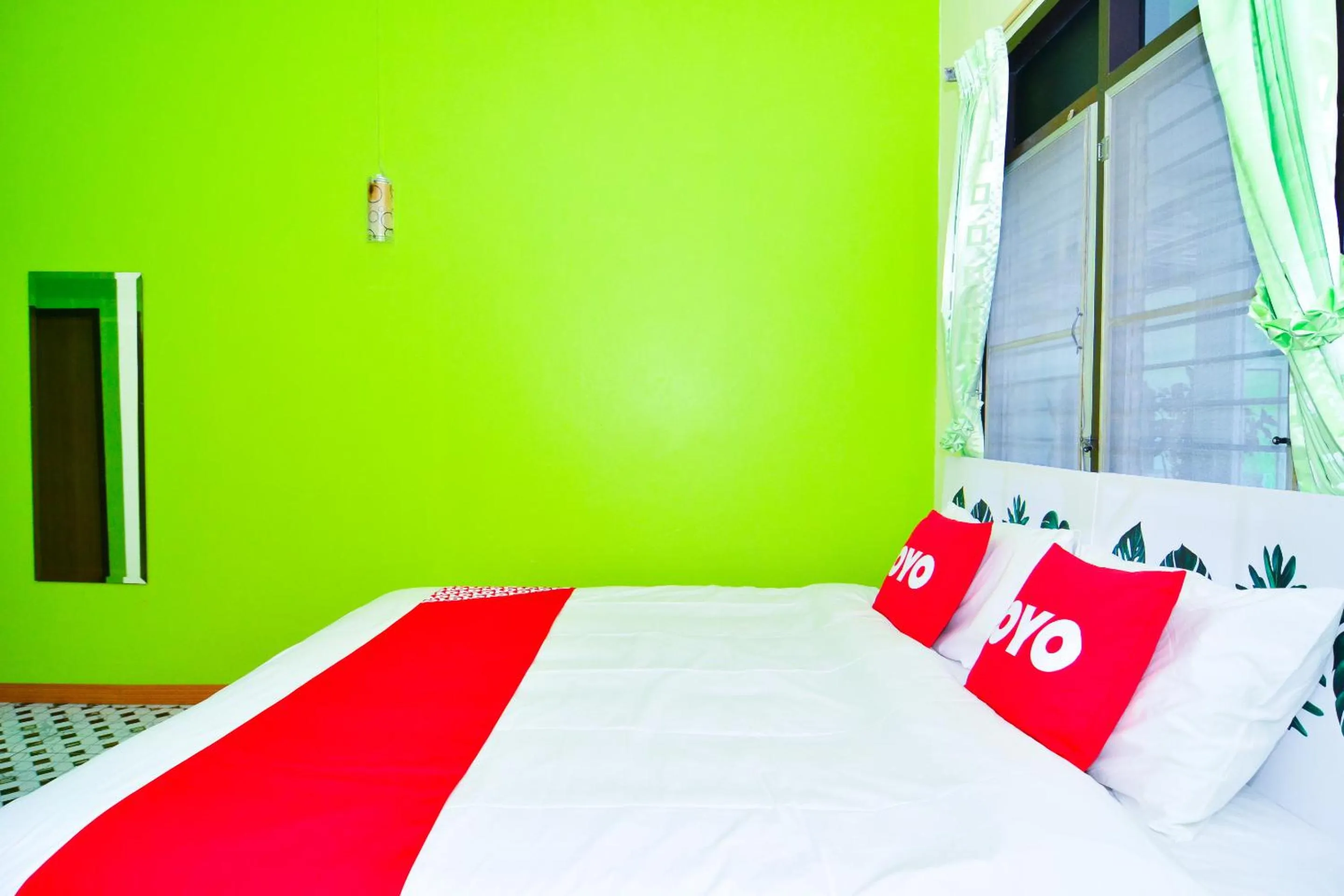 Standard Double Room in OYO 499 Pattaraporn Hotel