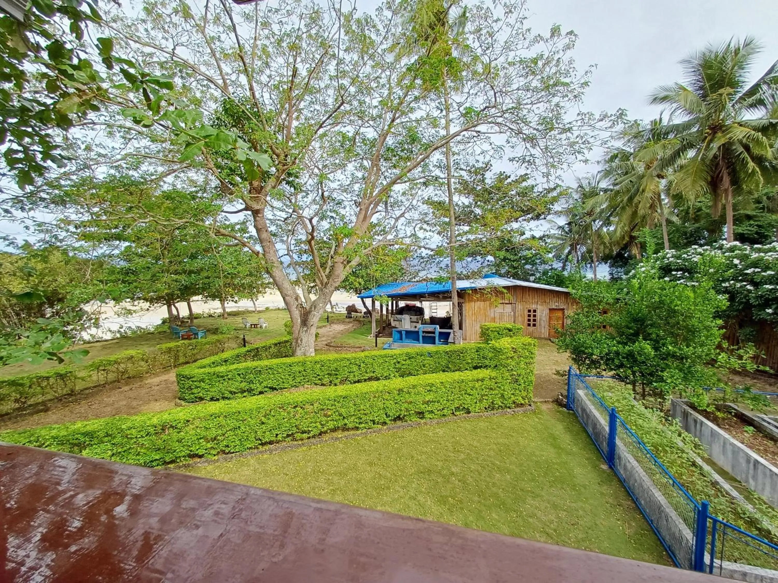 Rainbow Bay Beach & Dive Resort