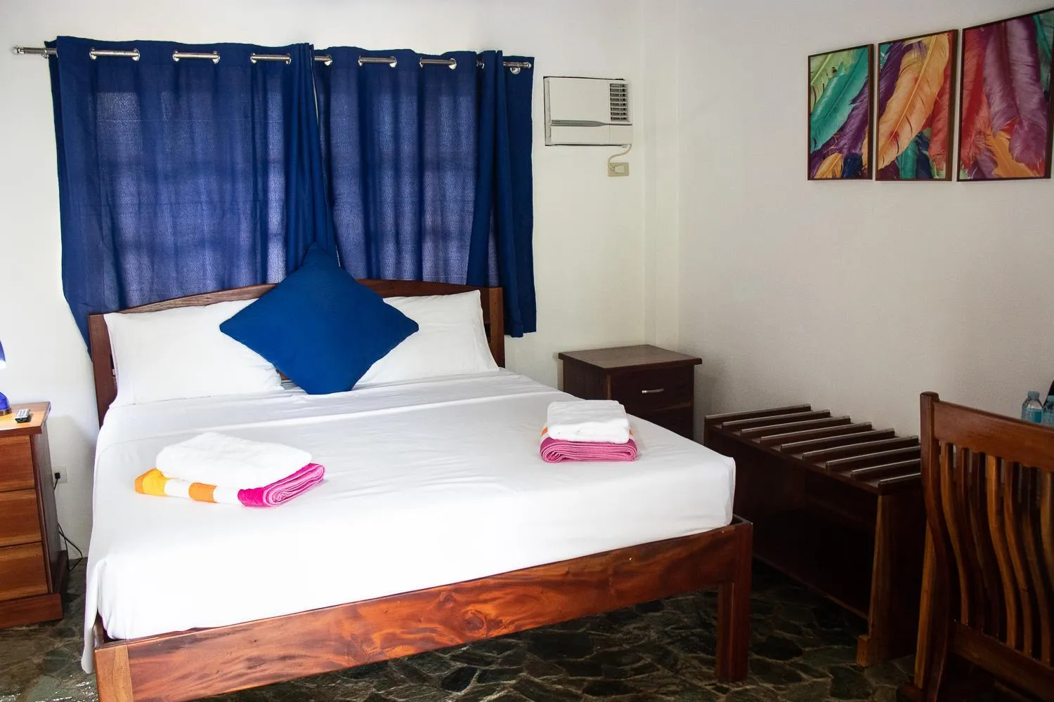 Bed in Rainbow Bay Beach & Dive Resort