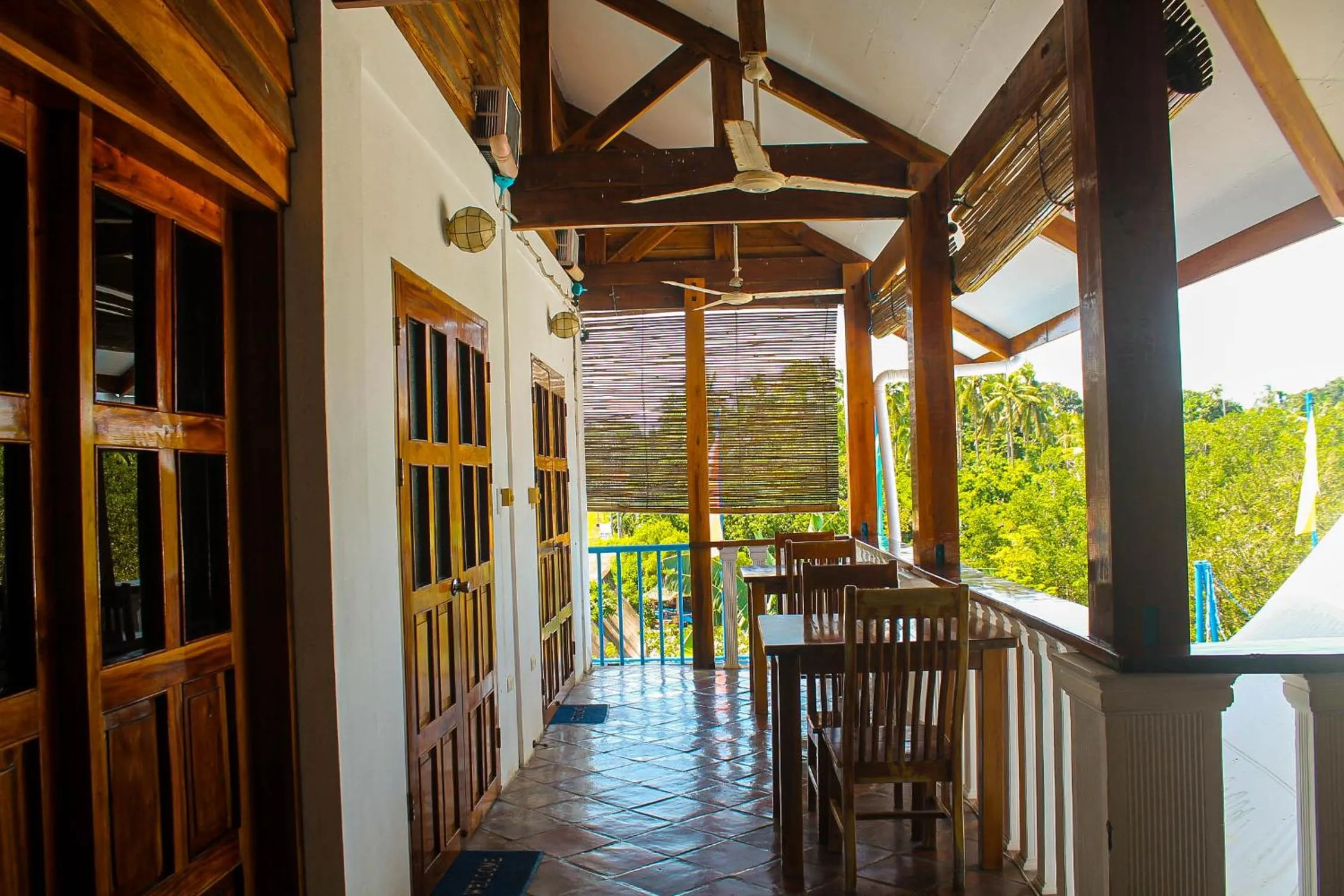 Rainbow Bay Beach & Dive Resort