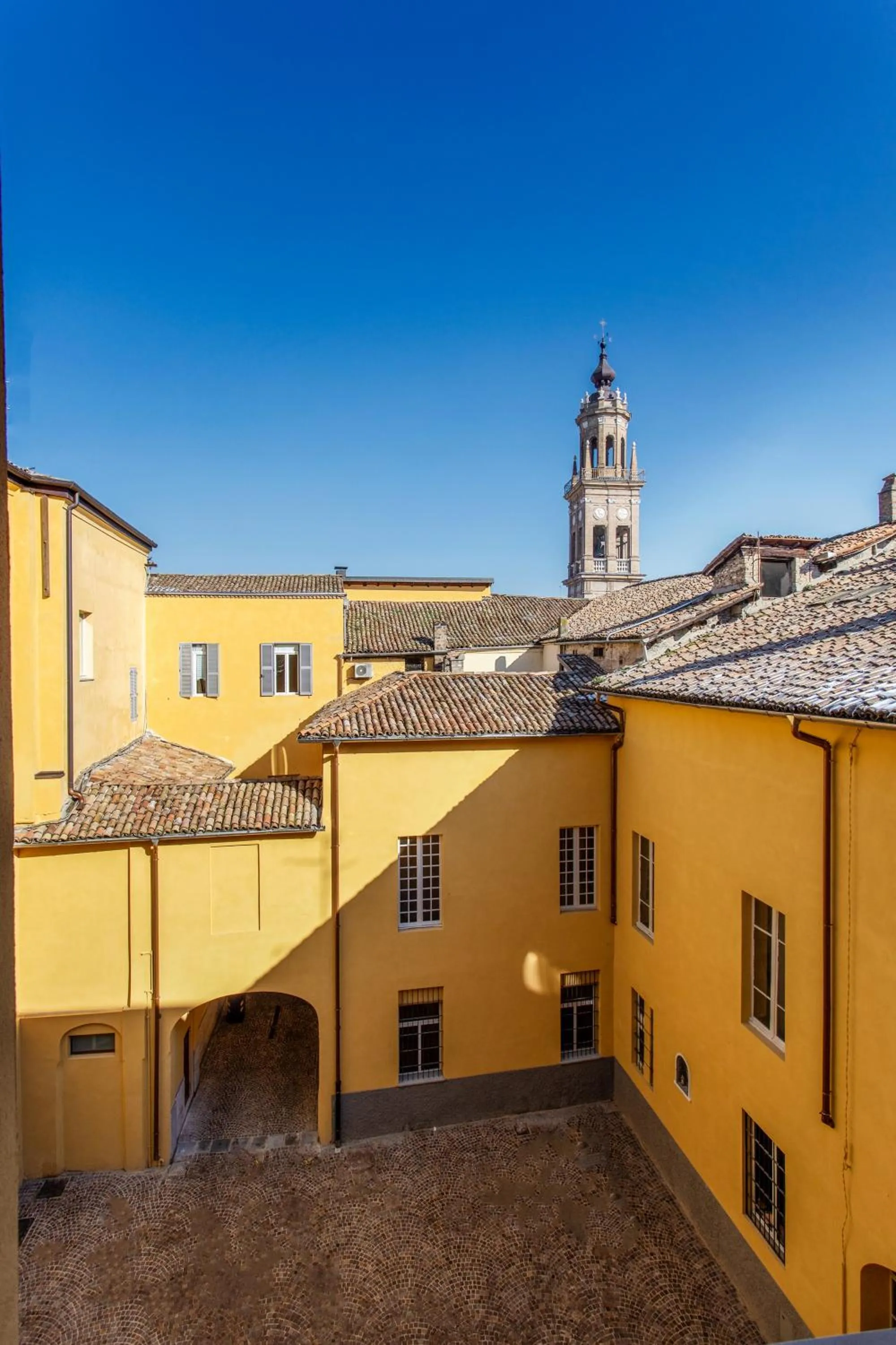Inner courtyard view in Palazzo Le Poste - Suite and Apartments