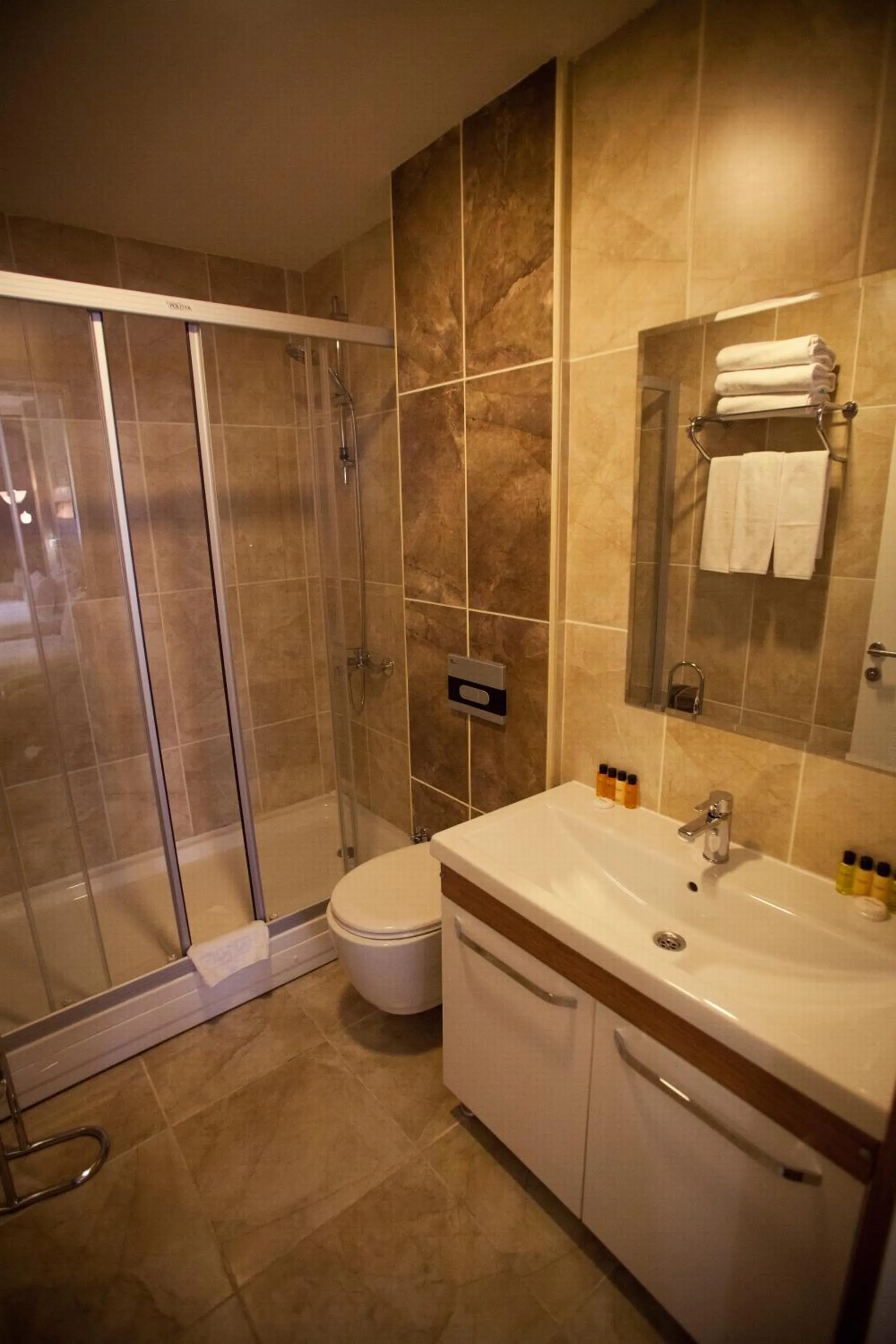 Bathroom in Helikon Business Hotel