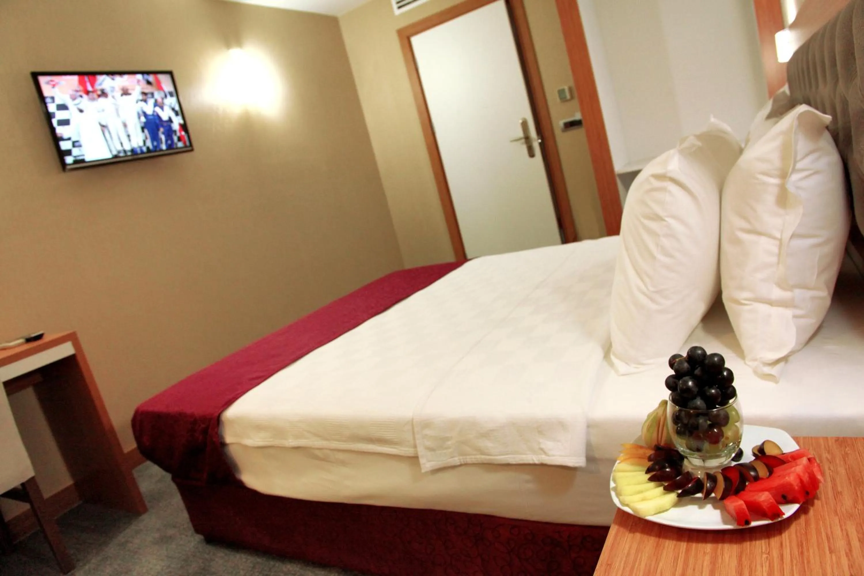 Photo of the whole room in Helikon Business Hotel