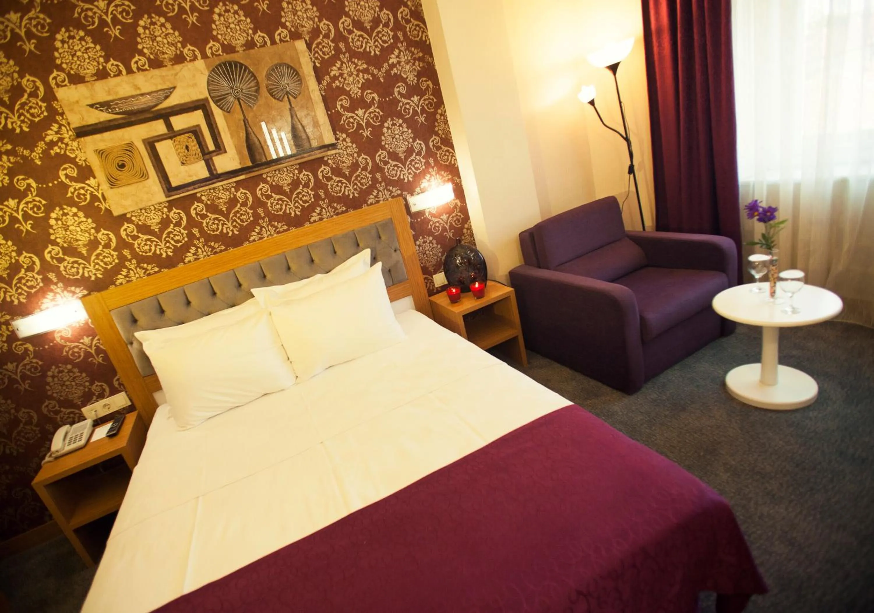 Bedroom in Helikon Business Hotel