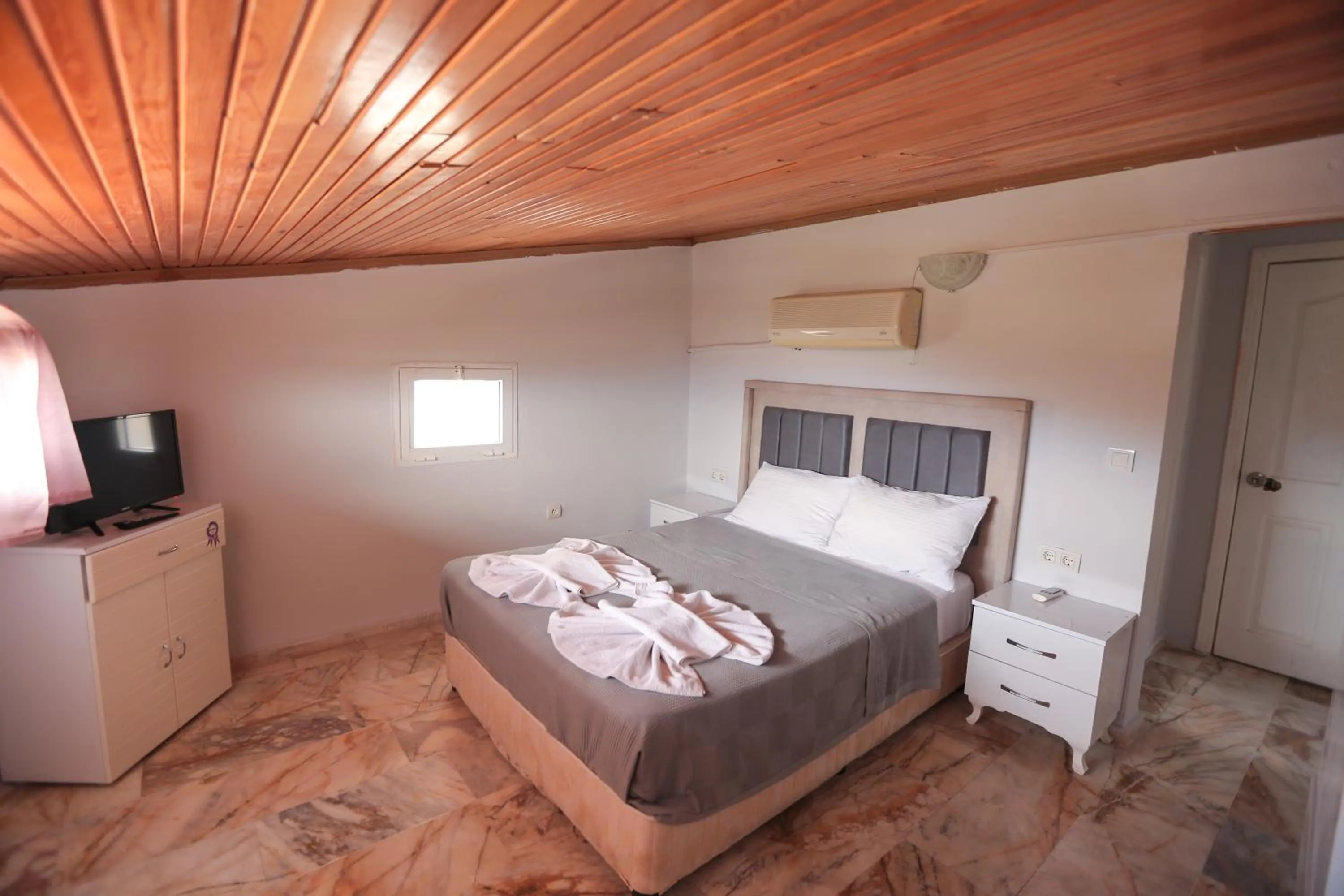 Bed in Ciftlik Hotel