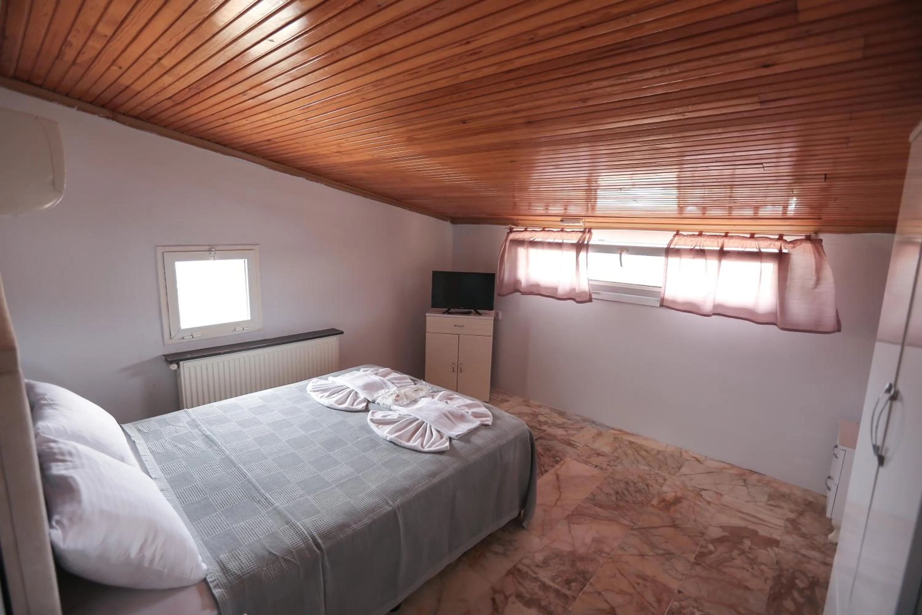 Bed in Ciftlik Hotel