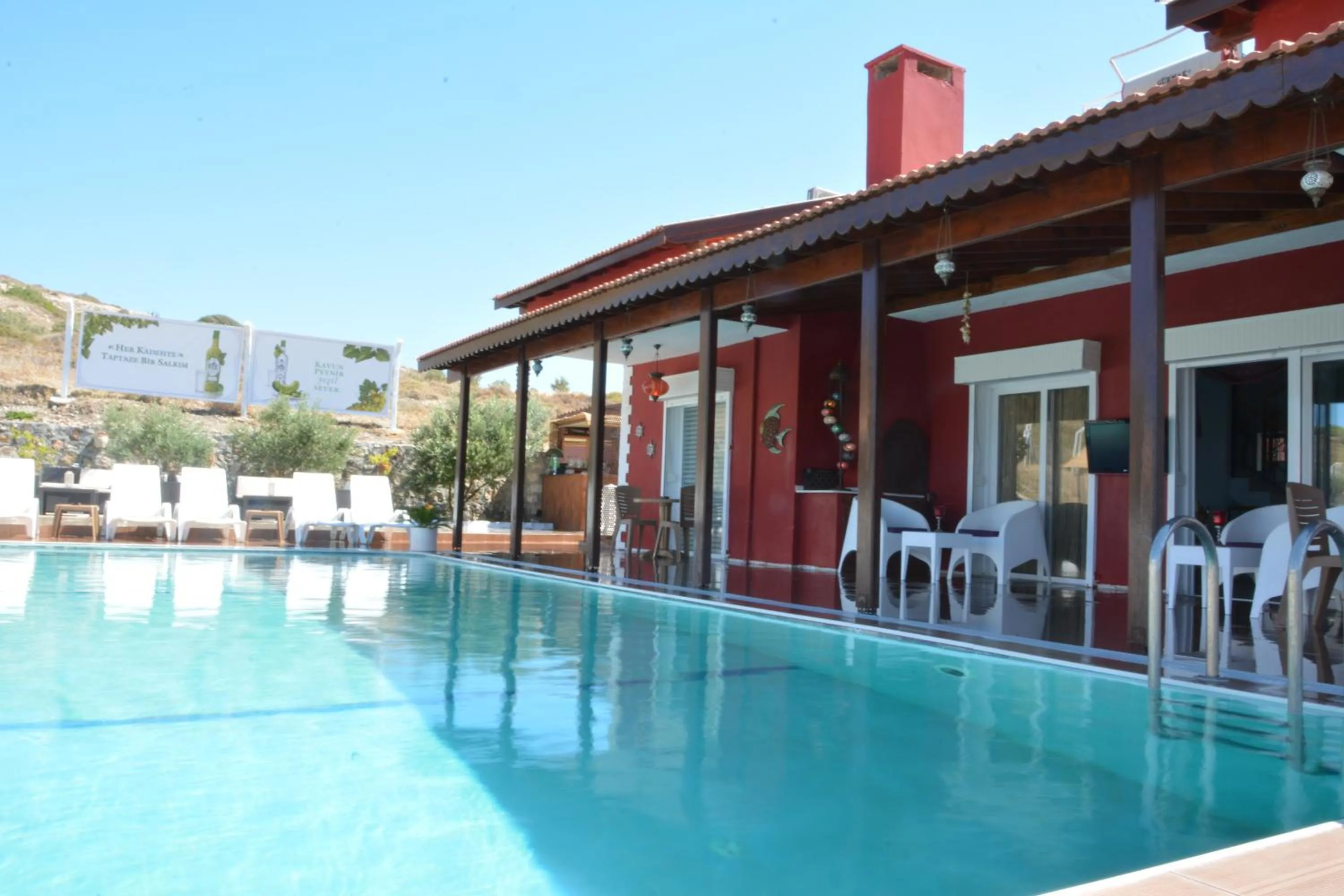 Swimming pool in Ciftlik Hotel