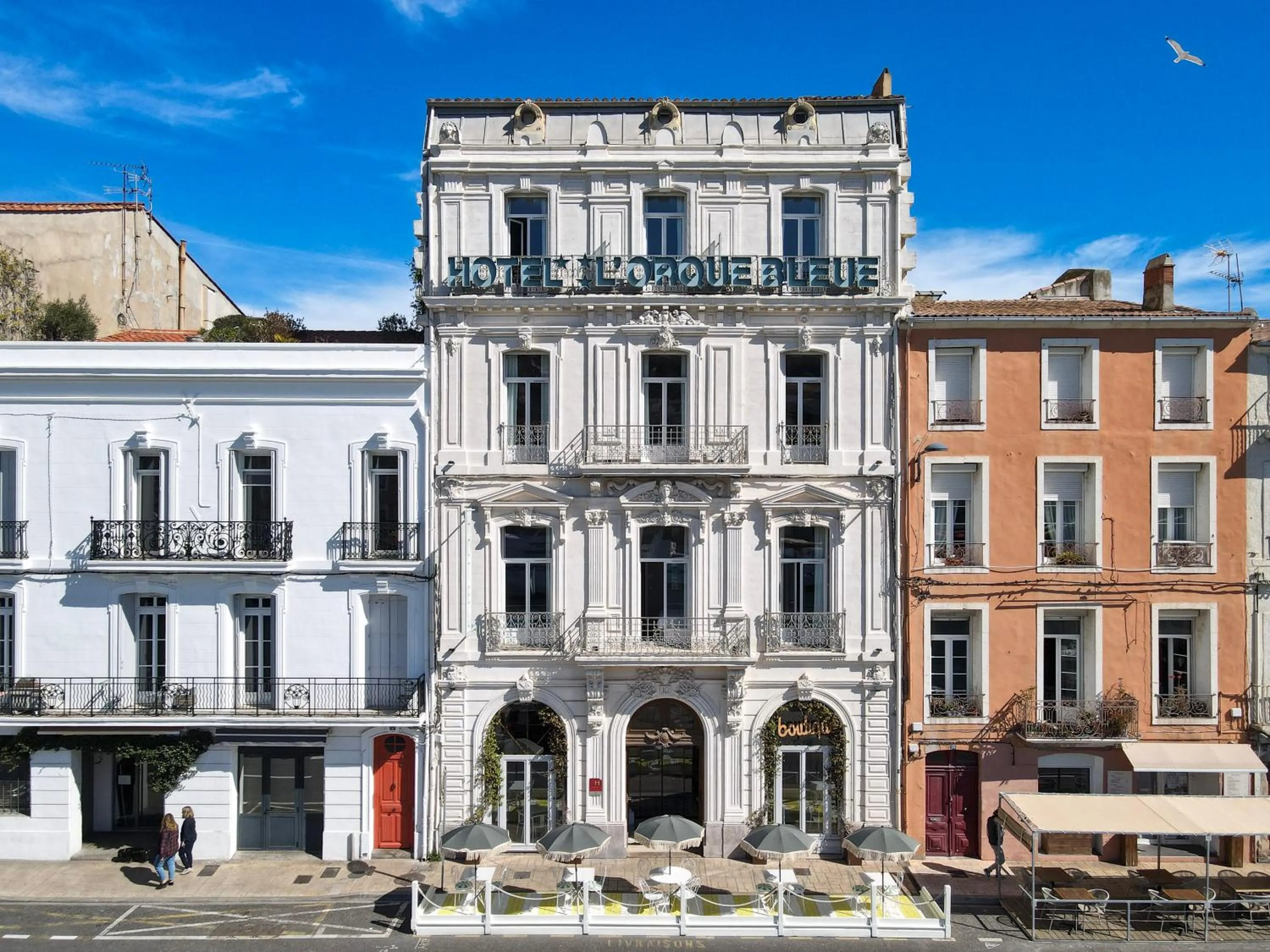 Property building in Hôtel L'orque Bleue