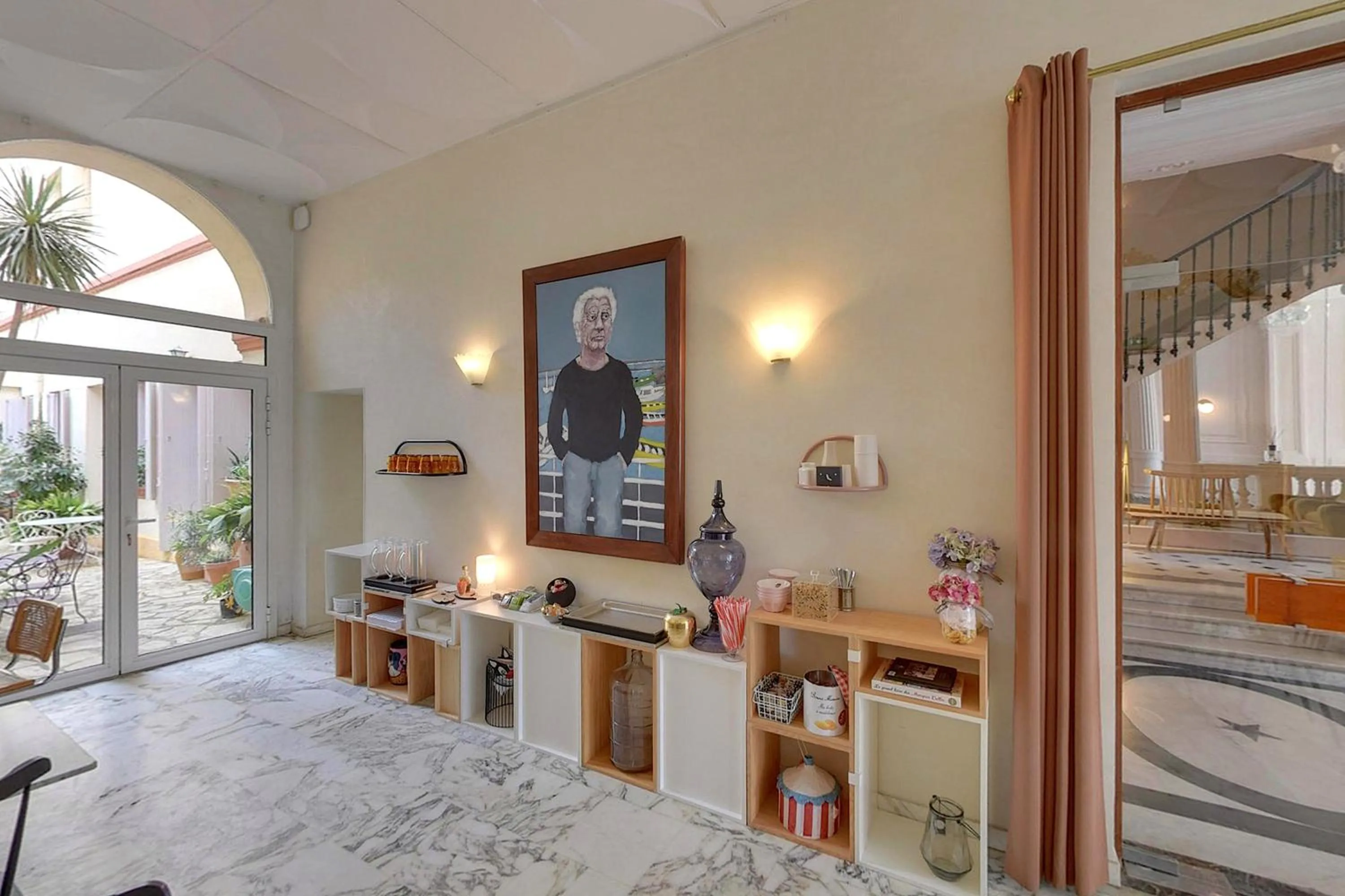 Buffet breakfast in Hôtel L'orque Bleue