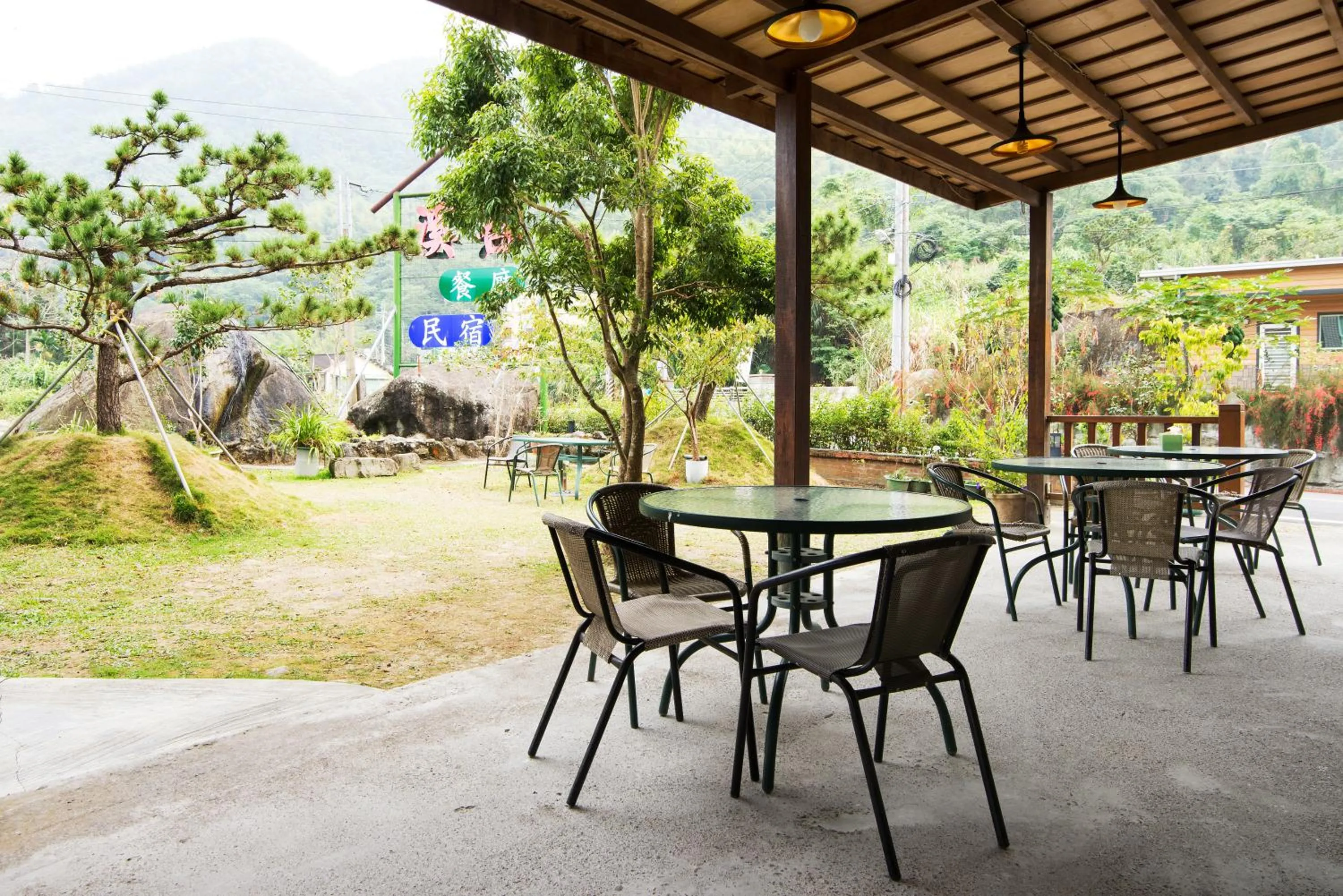 Restaurant/places to eat in Nantou Xitou Riverside Homestay B&B