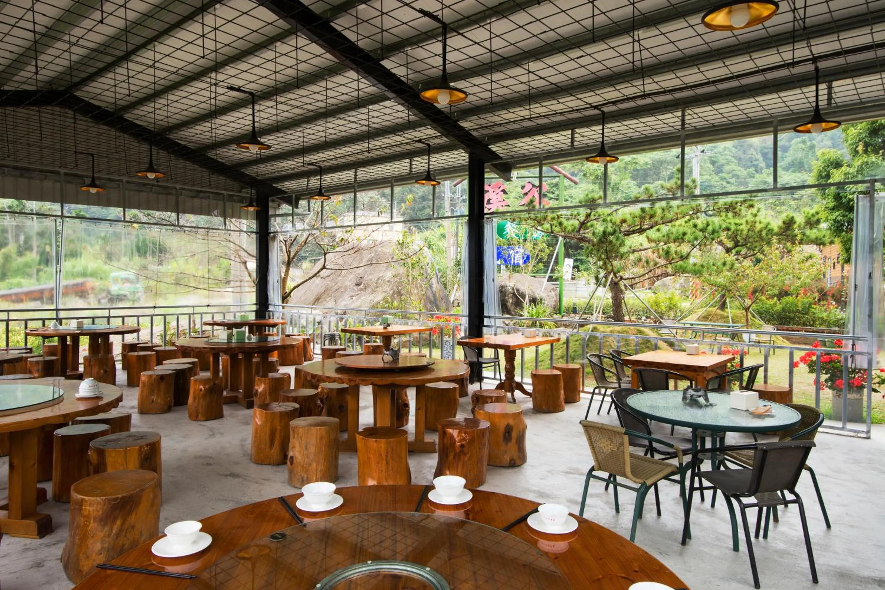 Restaurant/places to eat in Nantou Xitou Riverside Homestay B&B