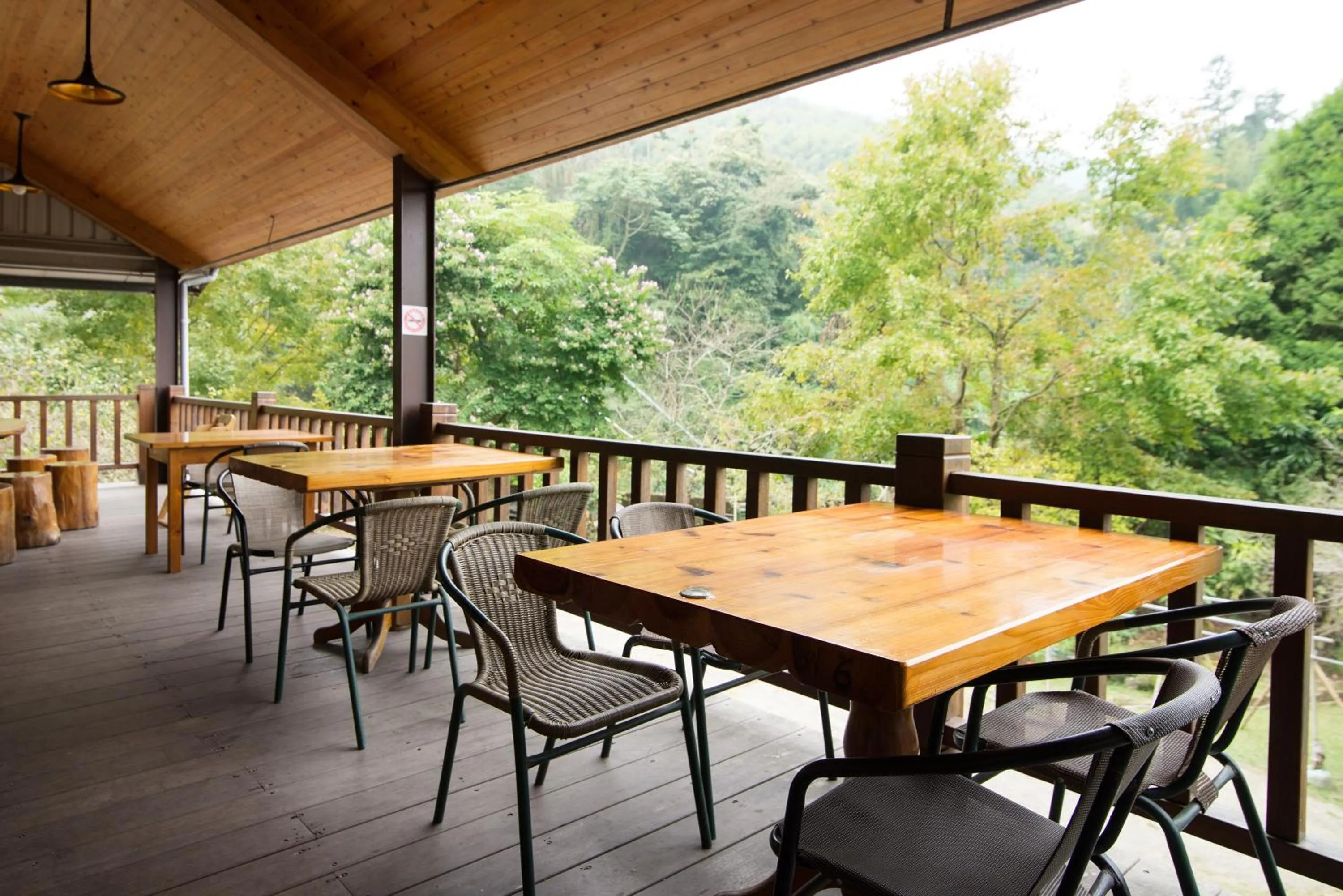 Restaurant/places to eat in Nantou Xitou Riverside Homestay B&B
