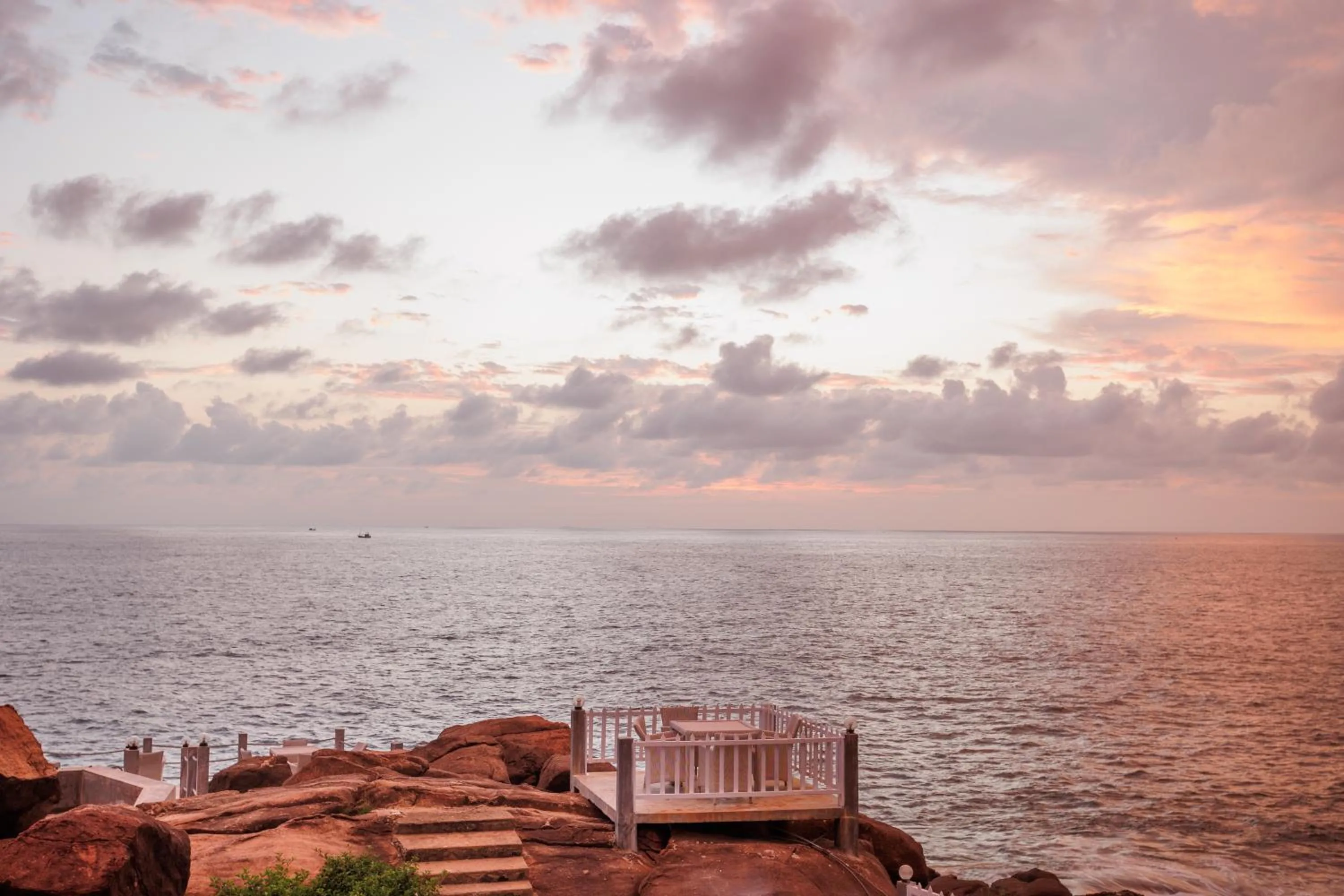 Hotel Zeilan Sunset Point